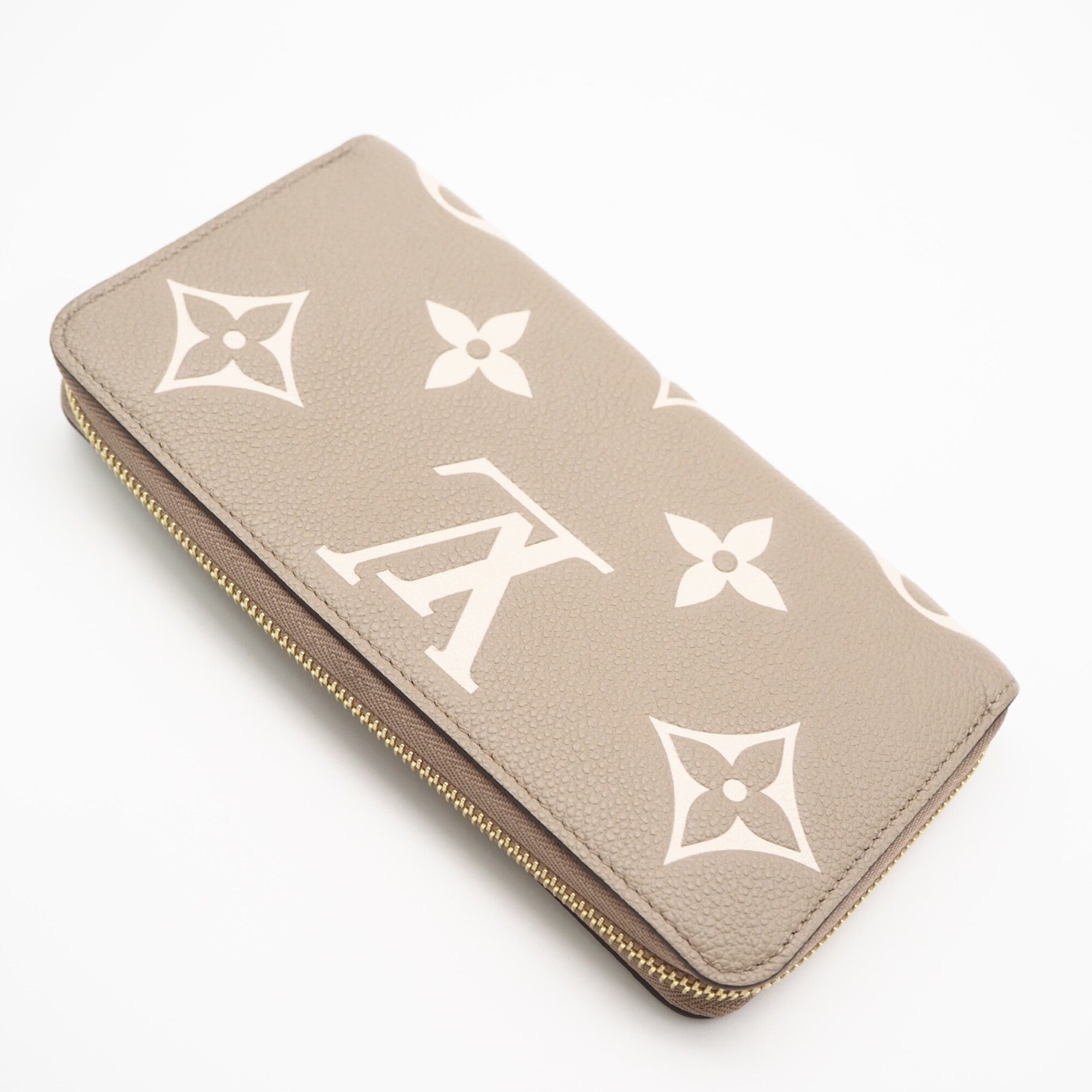 Louis Vuitton Beige Cream Leather Long Wallet (Bi-Fold) (Pre-Owned)