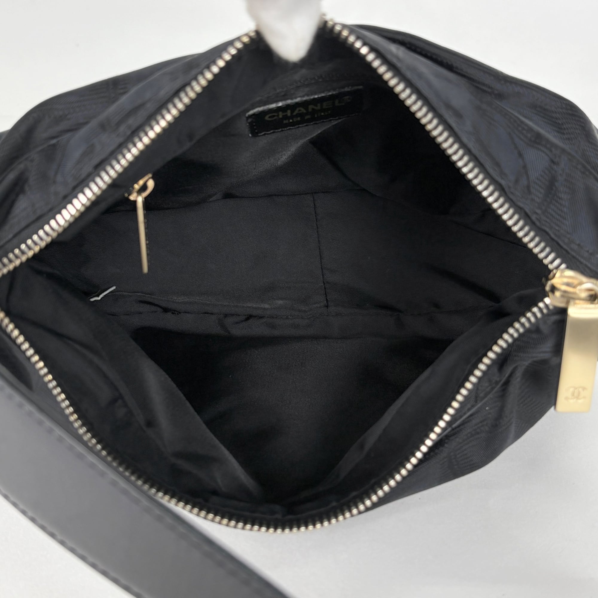 Chanel New Travel Line Black Jacquard Leather Shoulder Bag (Pre-Owned)