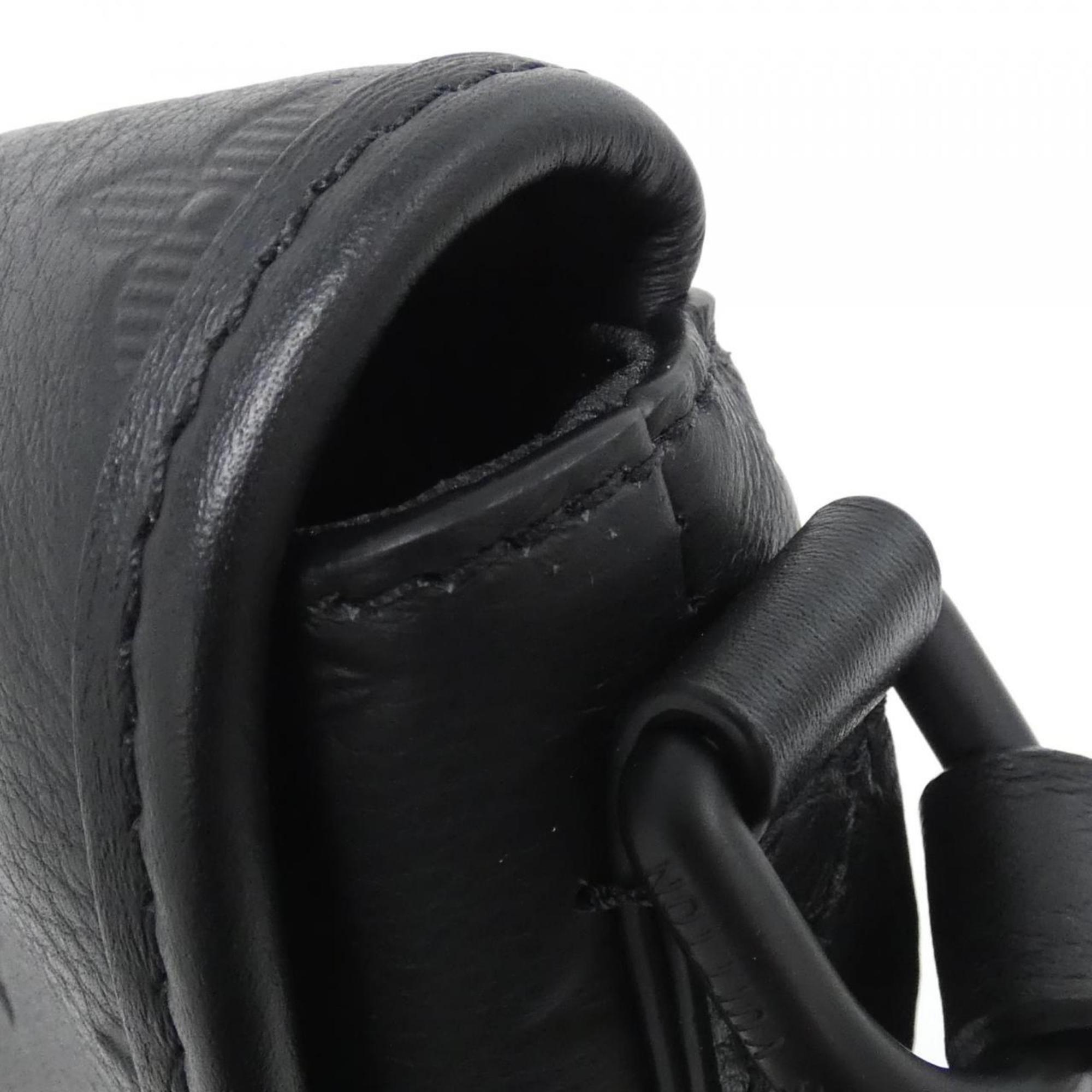 Louis Vuitton Black Leather Shoulder Bag (Pre-Owned)