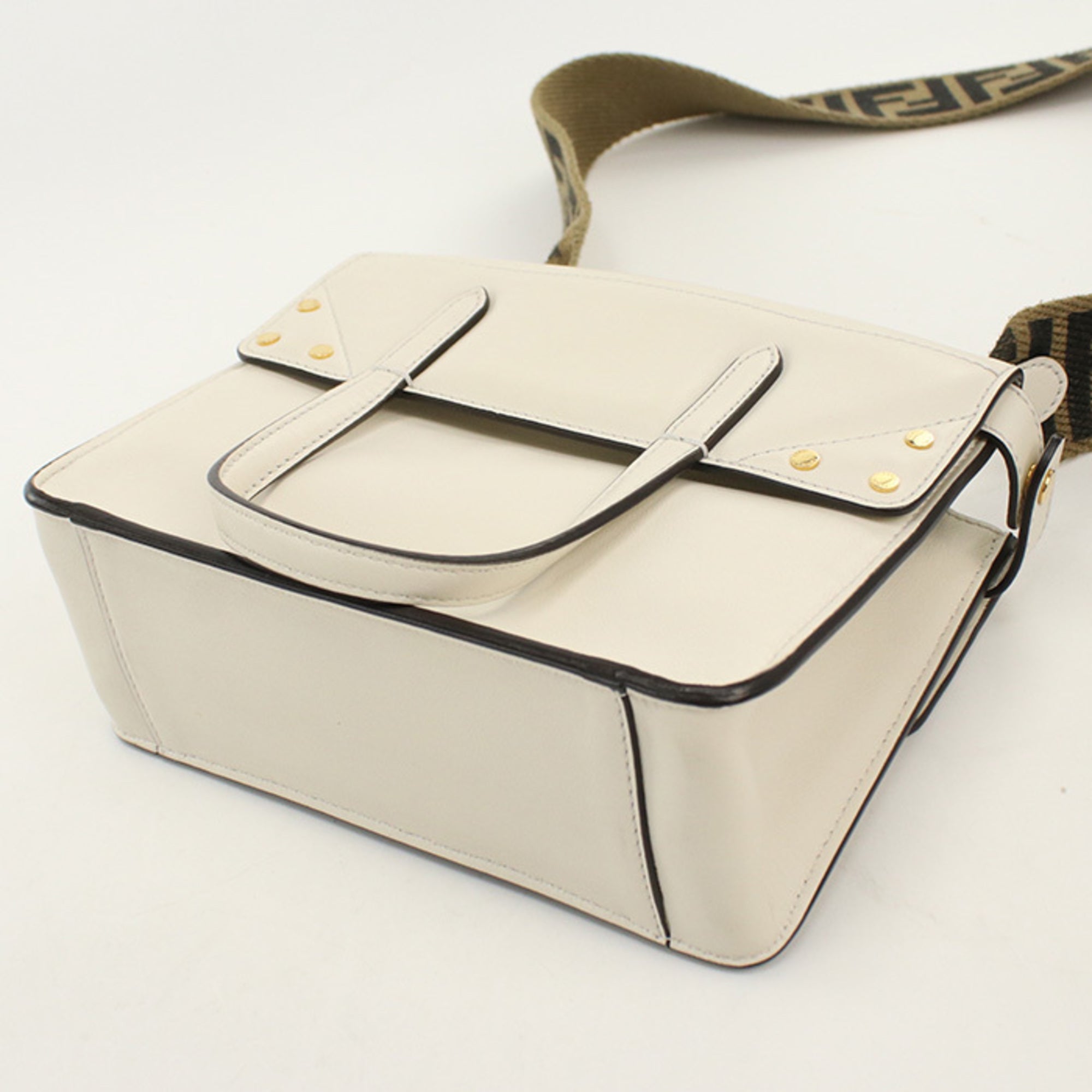 Fendi Ivory Leather Tote Bag (Pre-Owned)