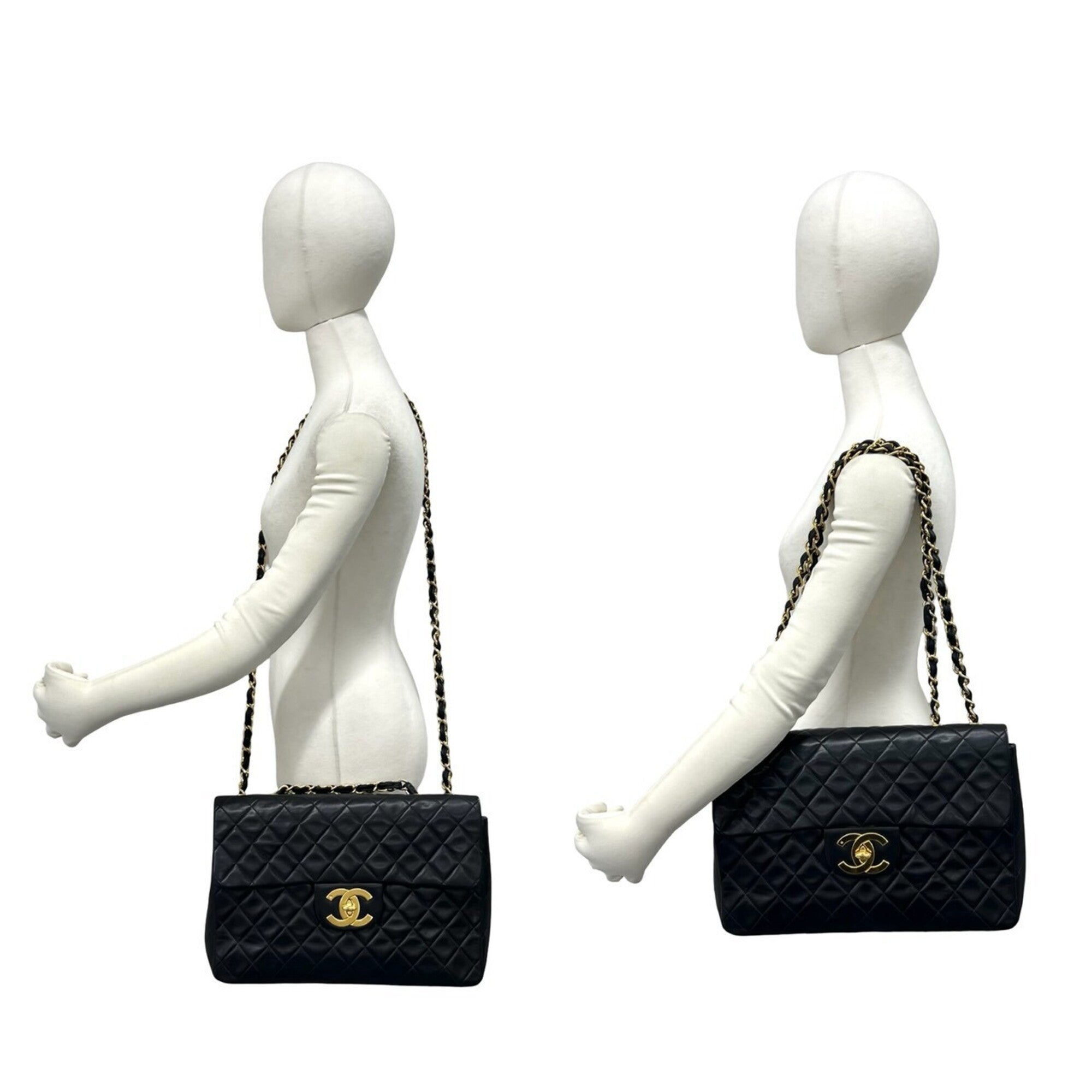 Chanel Black Leather Shoulder Bag (Pre-Owned)