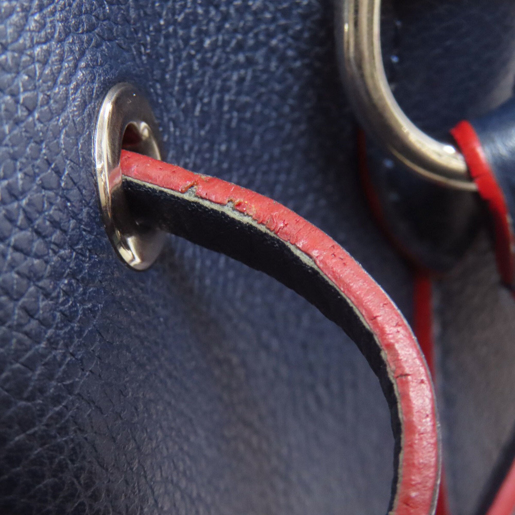 Louis Vuitton Navy Leather Shoulder Bag (Pre-Owned)