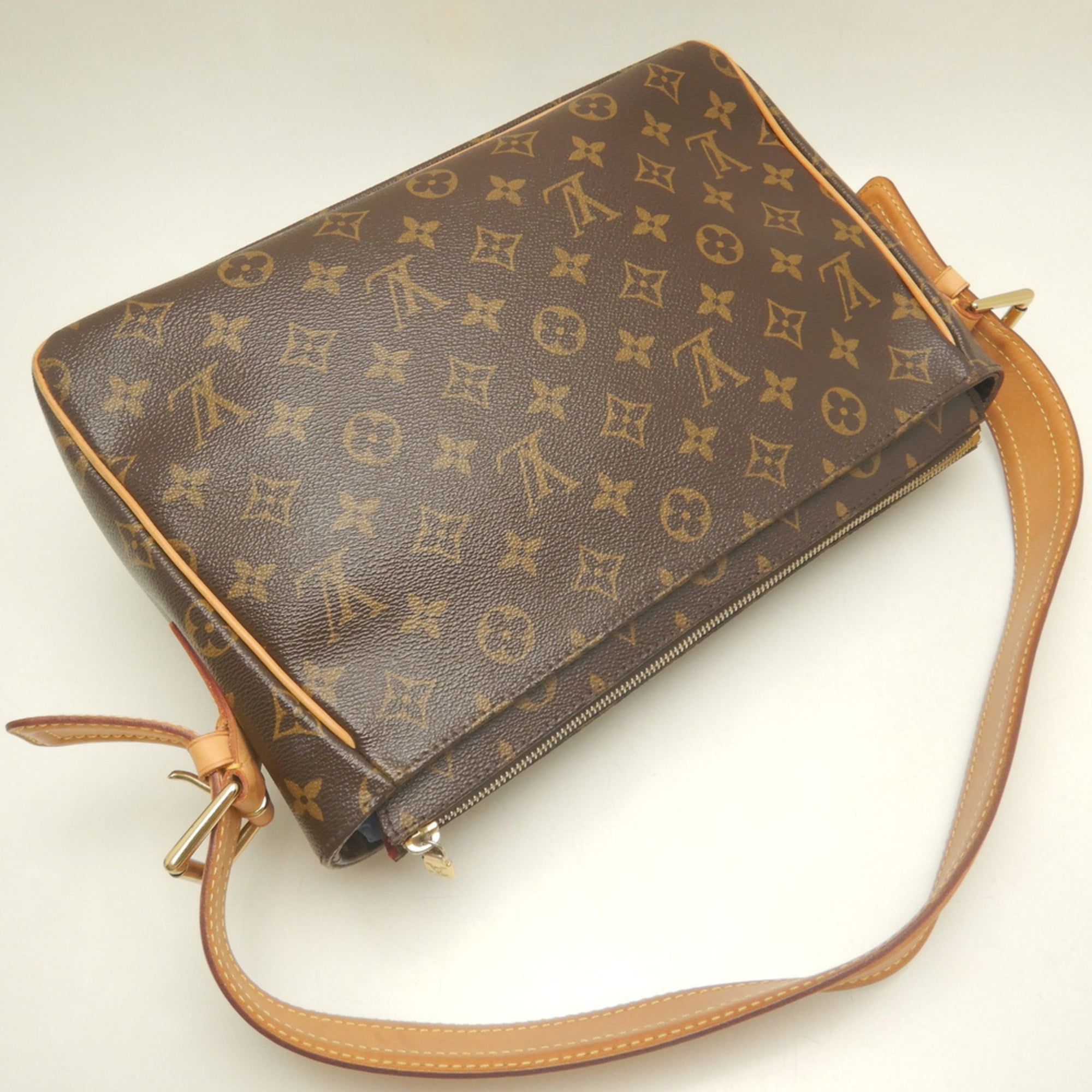 Louis Vuitton Monogram Brown Monogram Shoulder Bag (Pre-Owned)