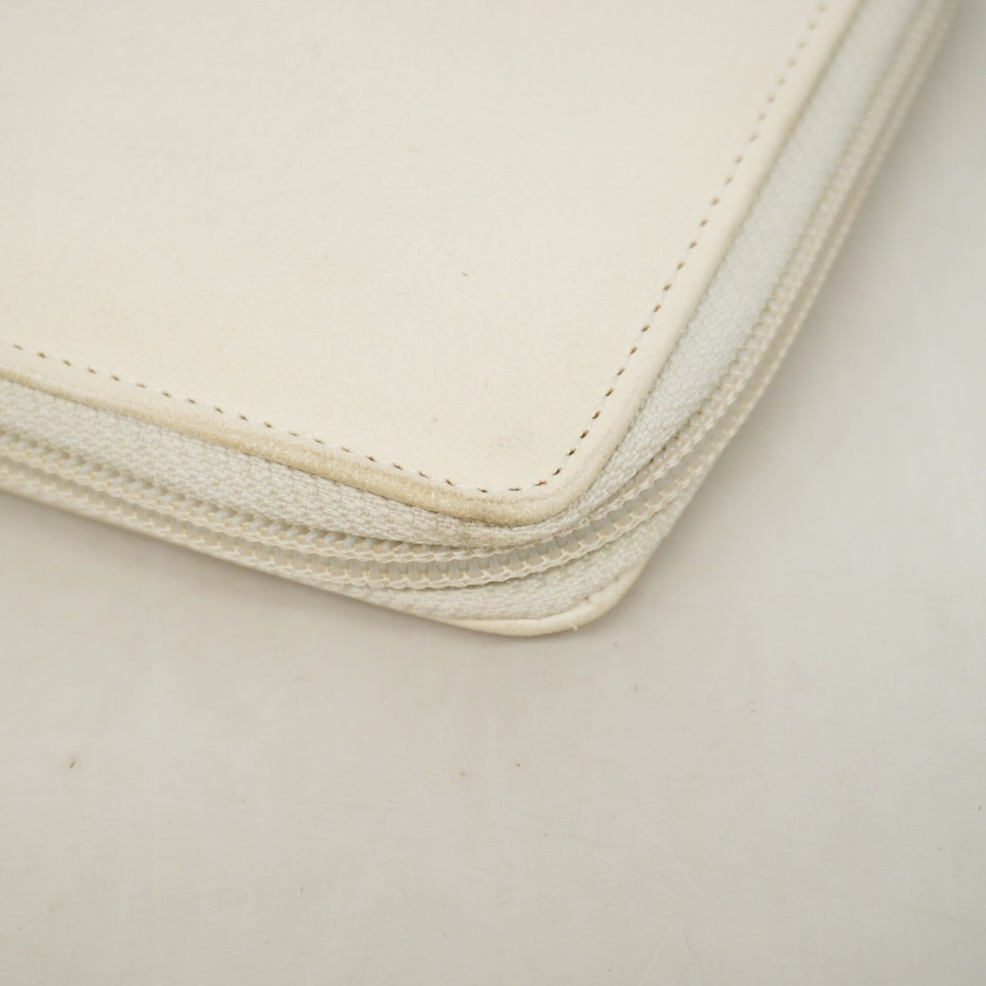 Chanel Ivory Leather Long Wallet (Bi-Fold) (Pre-Owned)