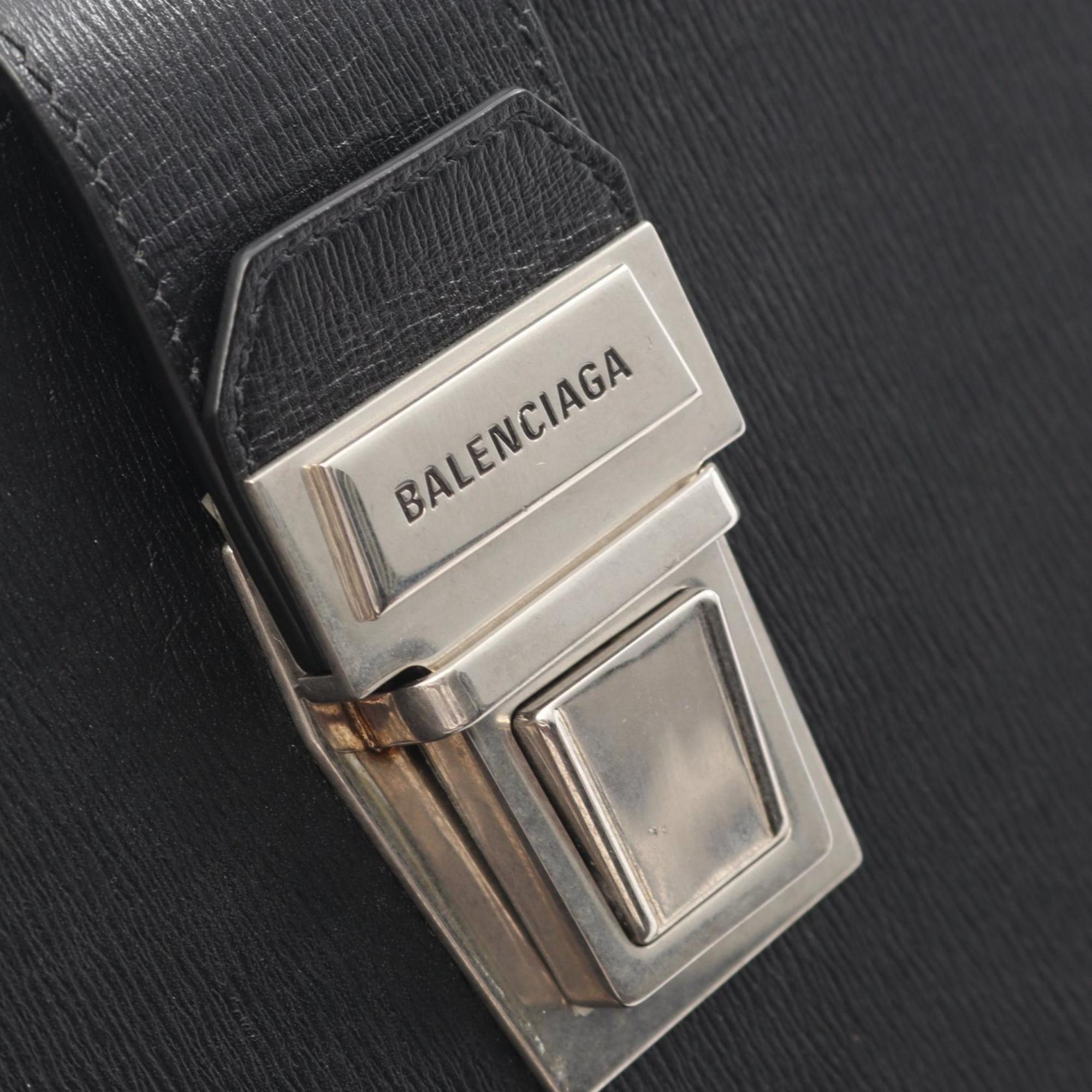 Balenciaga Black Leather Shoulder Bag (Pre-Owned)
