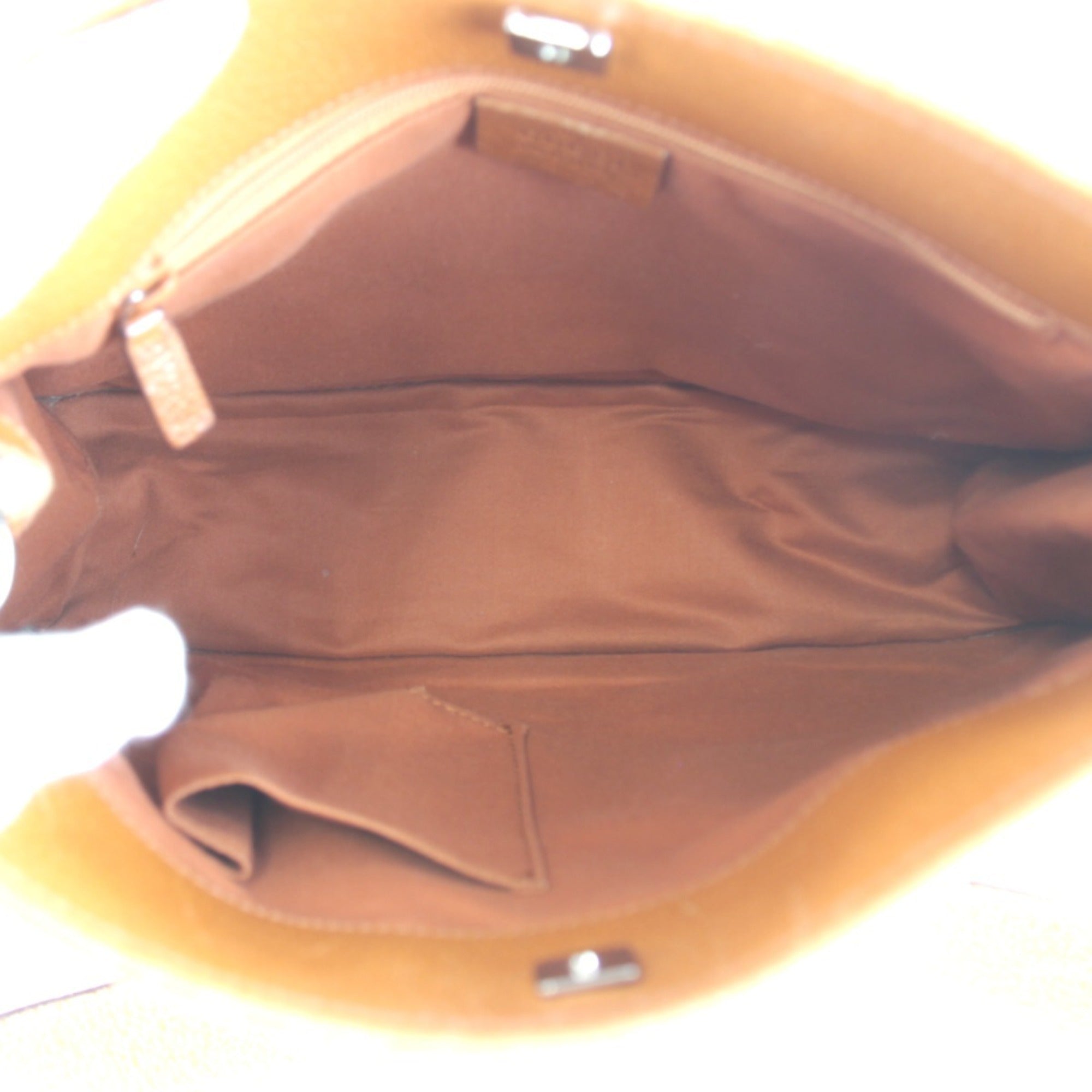 Gucci Gg Canvas Orange Gg Canvas Shoulder Bag (Pre-Owned)