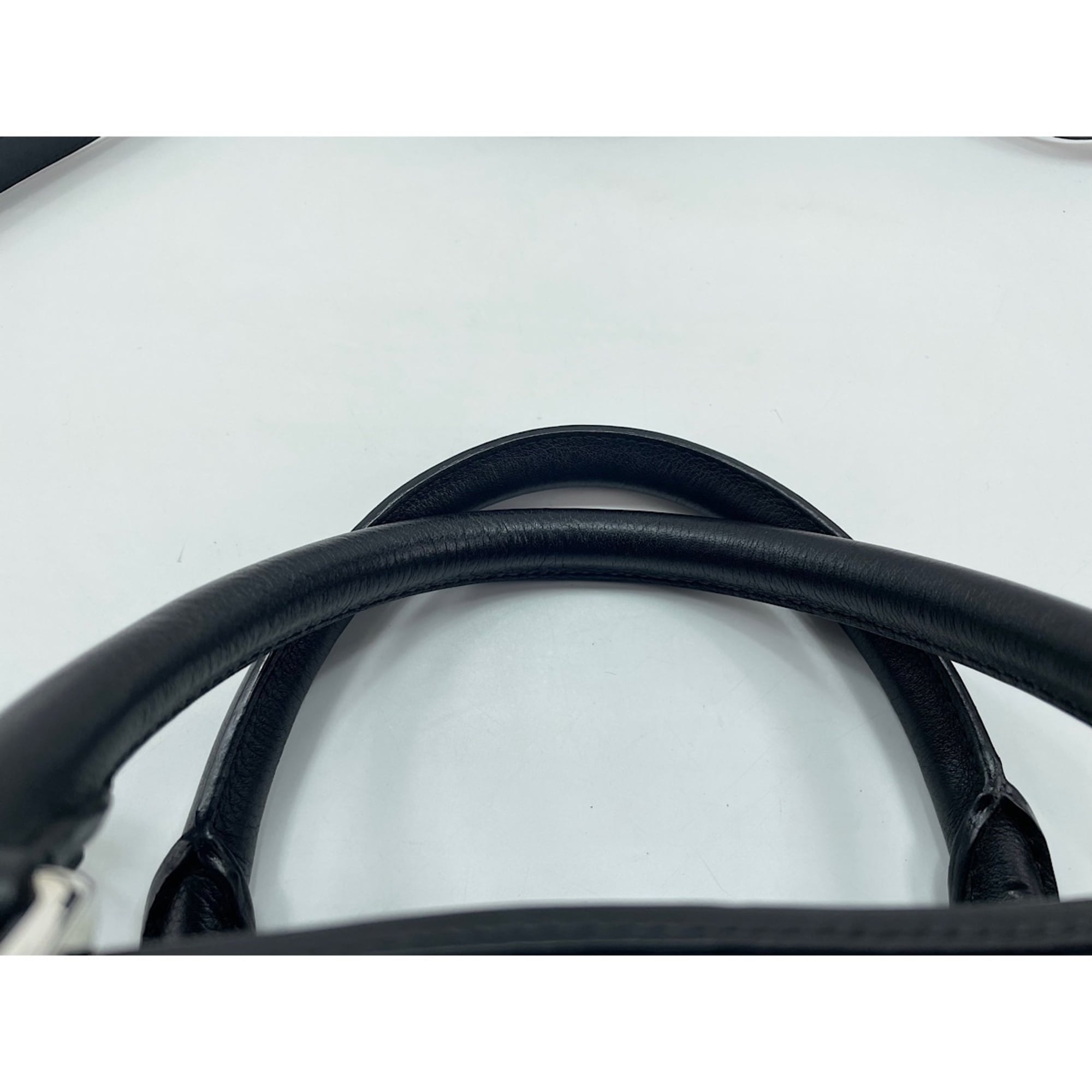 Loewe Black Handbag (Pre-Owned)