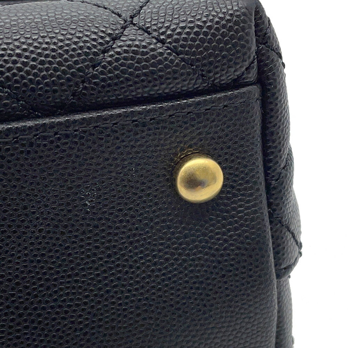 Chanel Matelasse Black Grained Calfskin Handbag (Pre-Owned)
