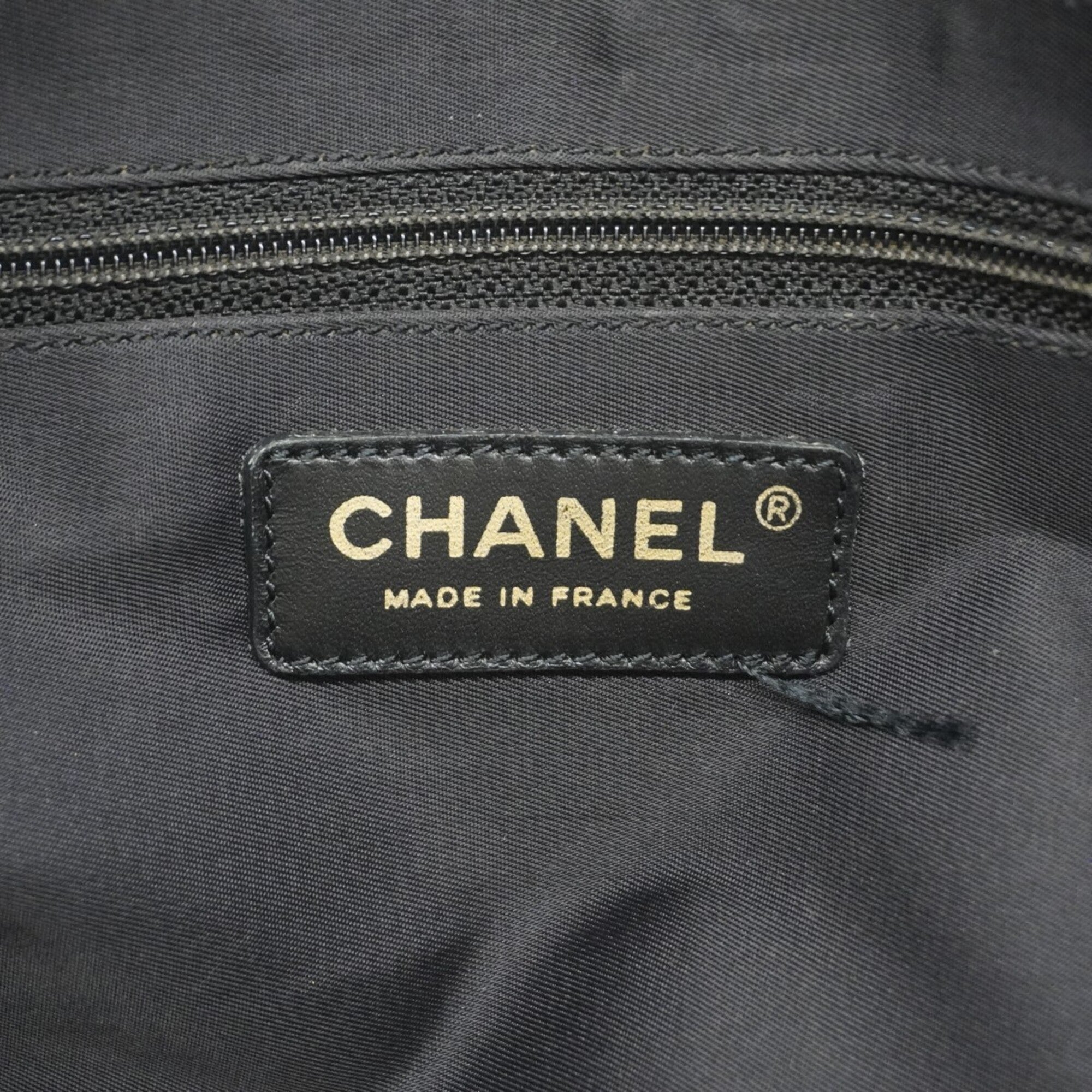 Chanel Black Nylon Tote Bag (Pre-Owned)