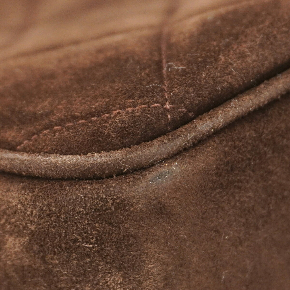Chanel Brown Suede Shoulder Bag (Pre-Owned)