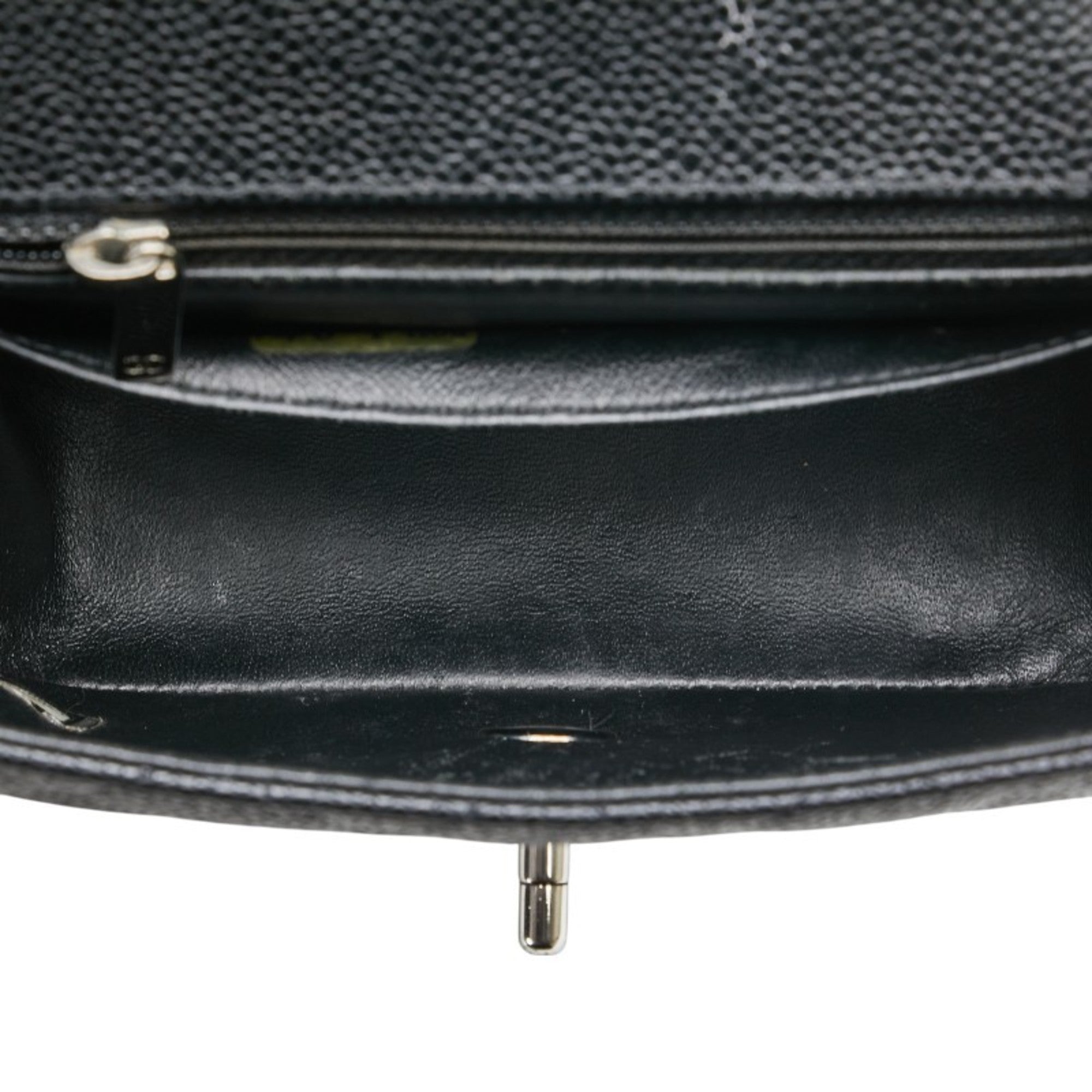Chanel Black Grained Calfskin Shoulder Bag (Pre-Owned)