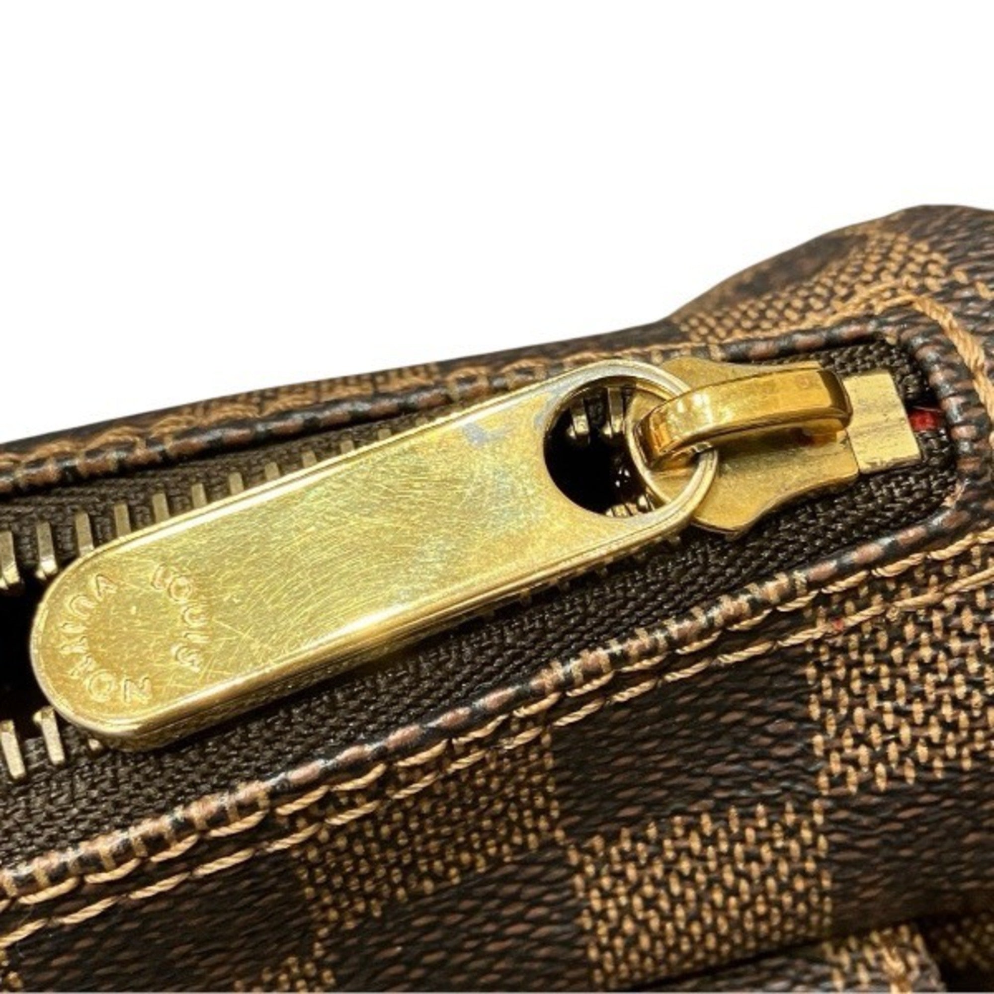 Louis Vuitton Brown Handbag Shoulder Bag (Pre-Owned)