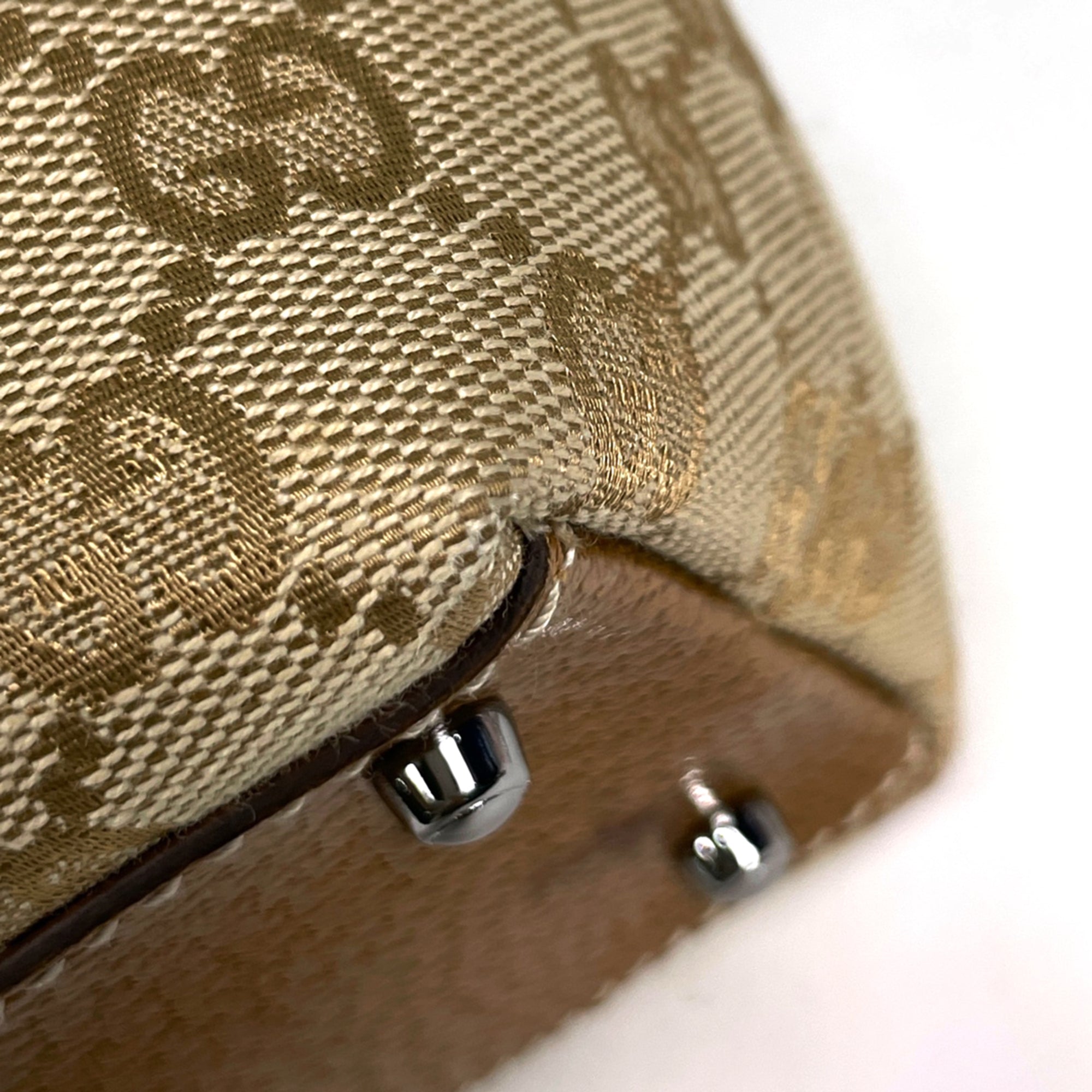 Gucci Beige Gg Canvas Handbag (Pre-Owned)