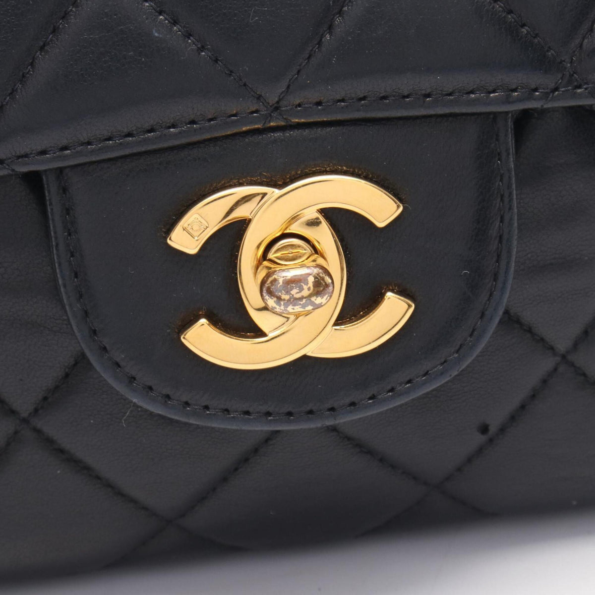 Chanel Black Leather Handbag Shoulder Bag (Pre-Owned)