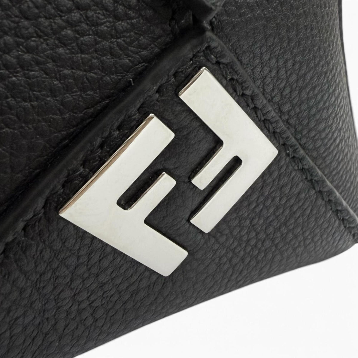 Fendi Black Shoulder Bag (Pre-Owned)