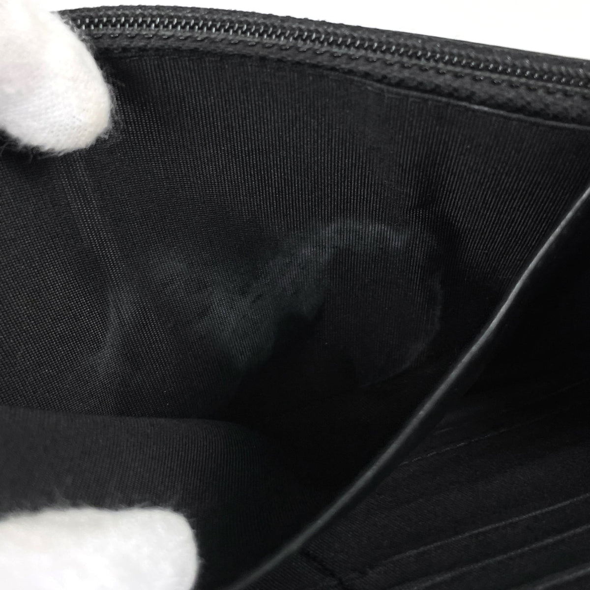 Chanel Matelasse Black Leather Shoulder Bag (Pre-Owned)