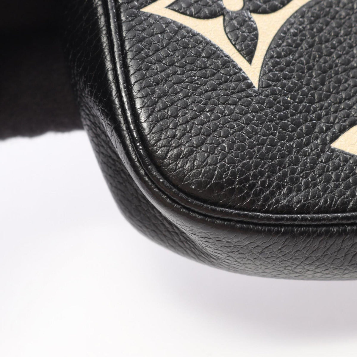 Louis Vuitton Black Monogram Empreinte Handbag Pochette (Pre-Owned)