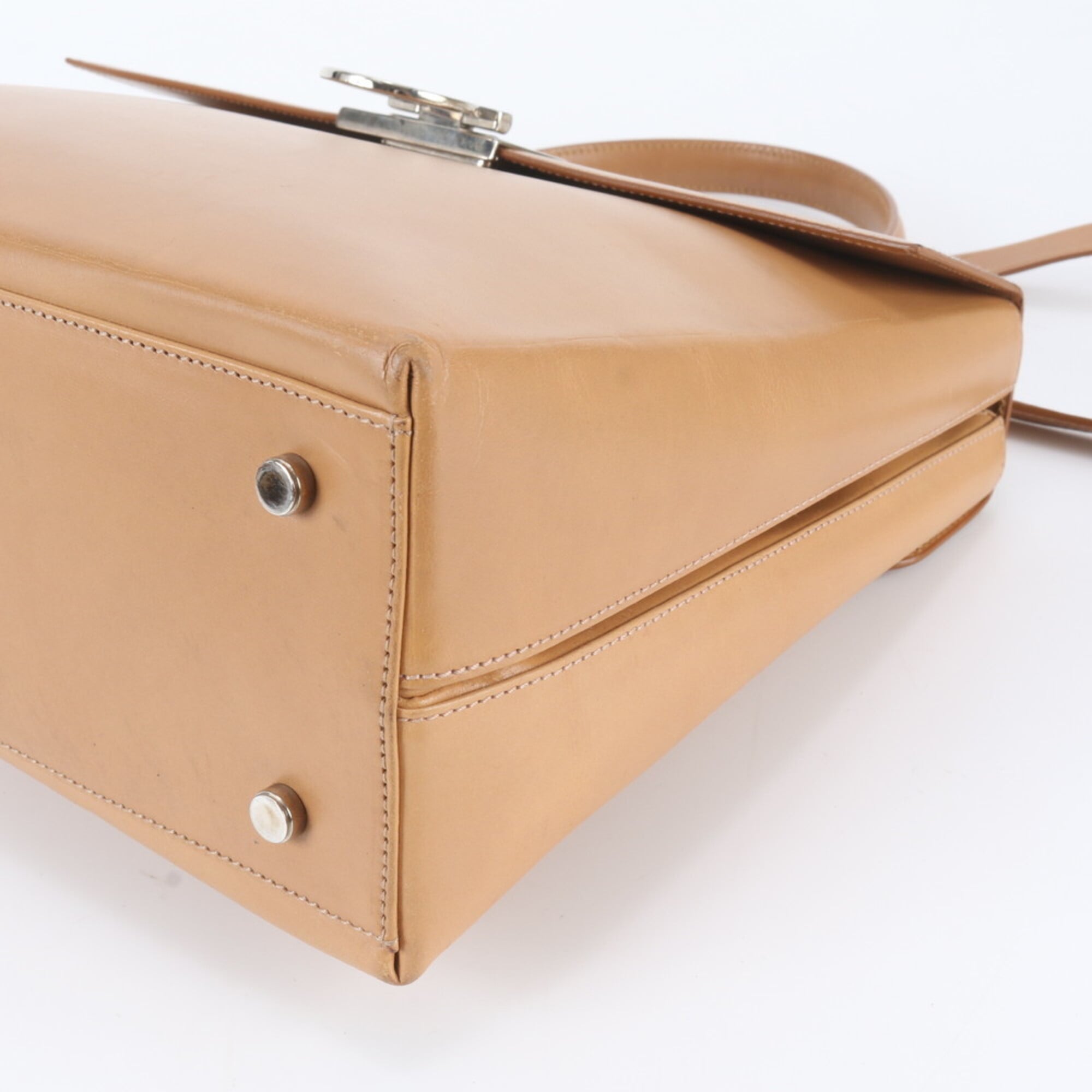 Salvatore Ferragamo Beige Leather Handbag Shoulder Bag (Pre-Owned)
