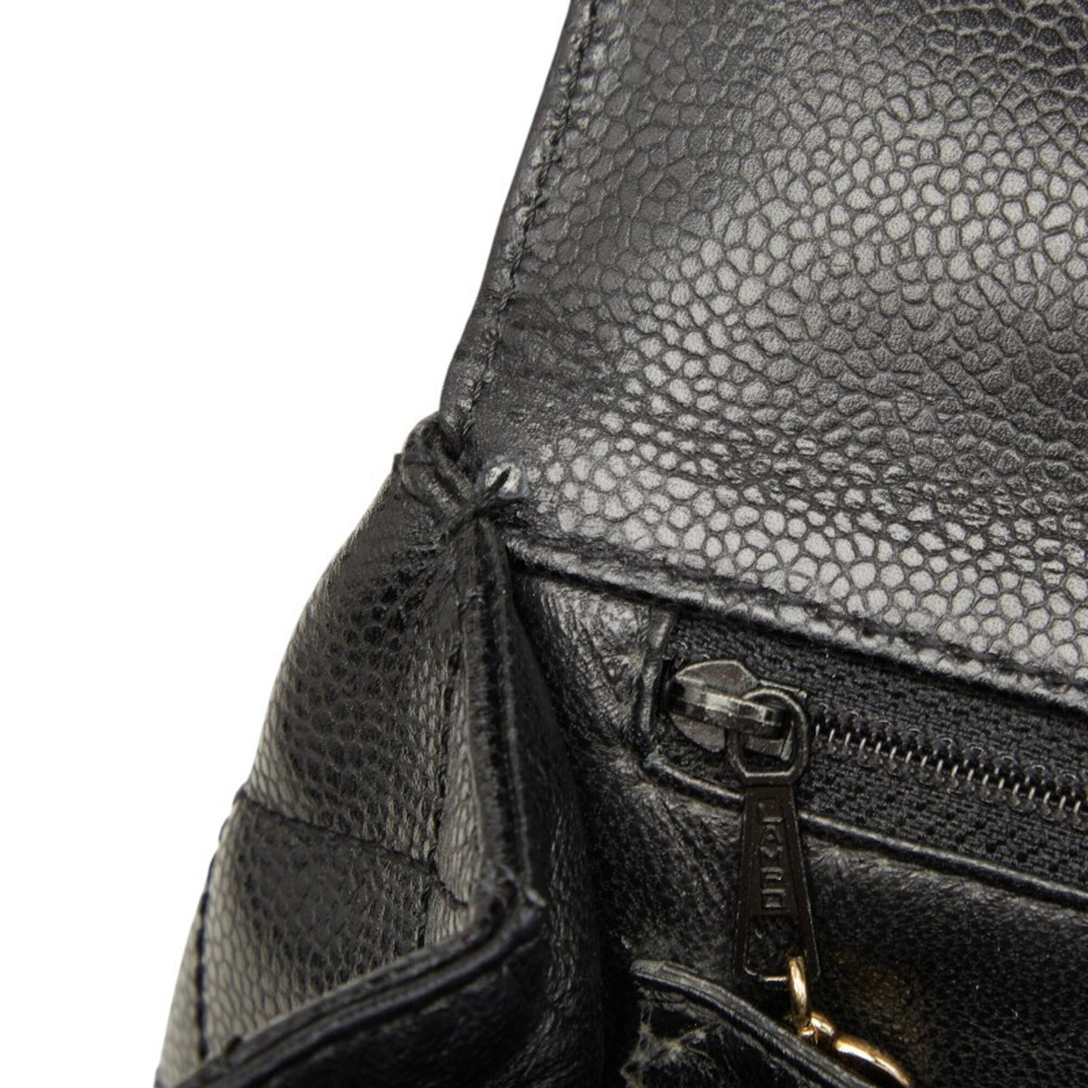 Chanel Black Grained Calfskin Handbag (Pre-Owned)