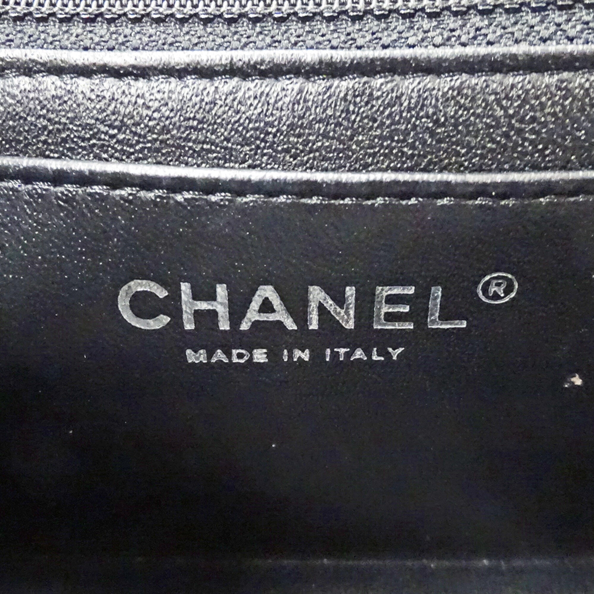 Chanel Black Grained Calfskin Handbag Shoulder Bag (Pre-Owned)