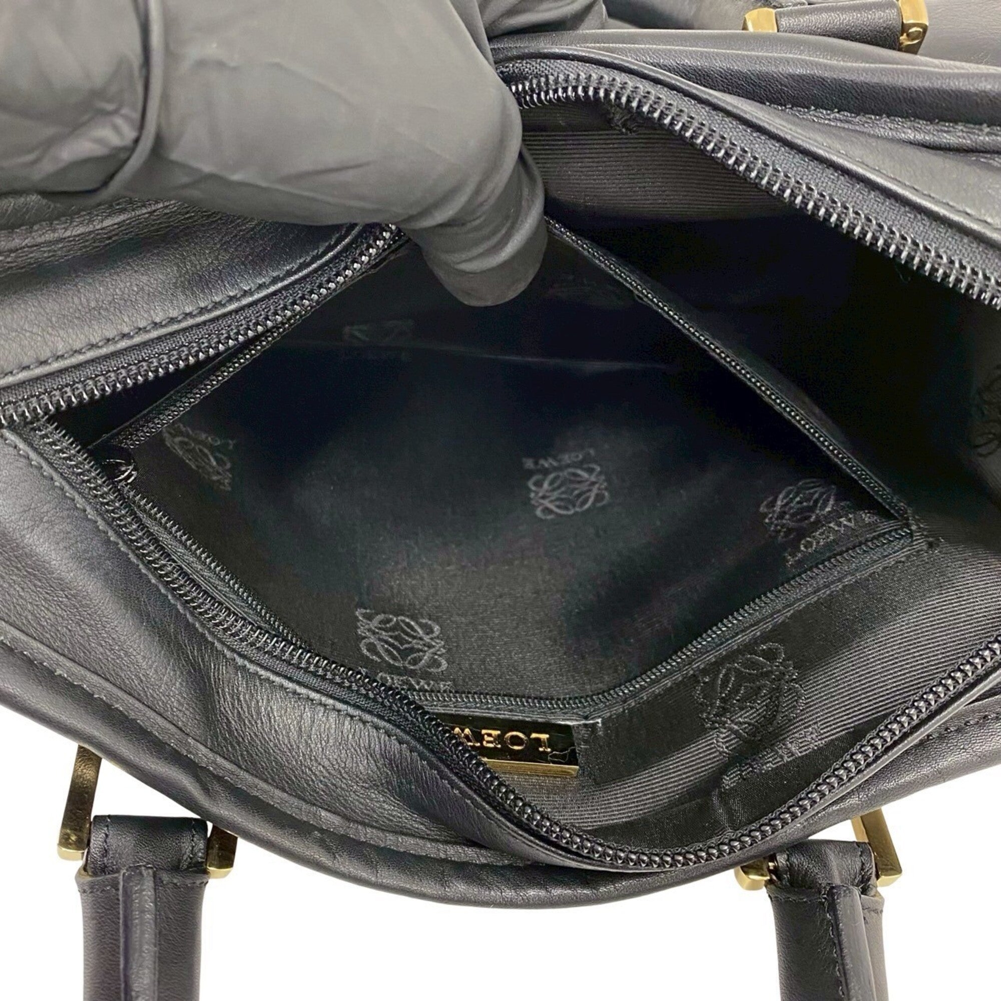 Loewe Black Leather Boston Bag Handbag (Pre-Owned)