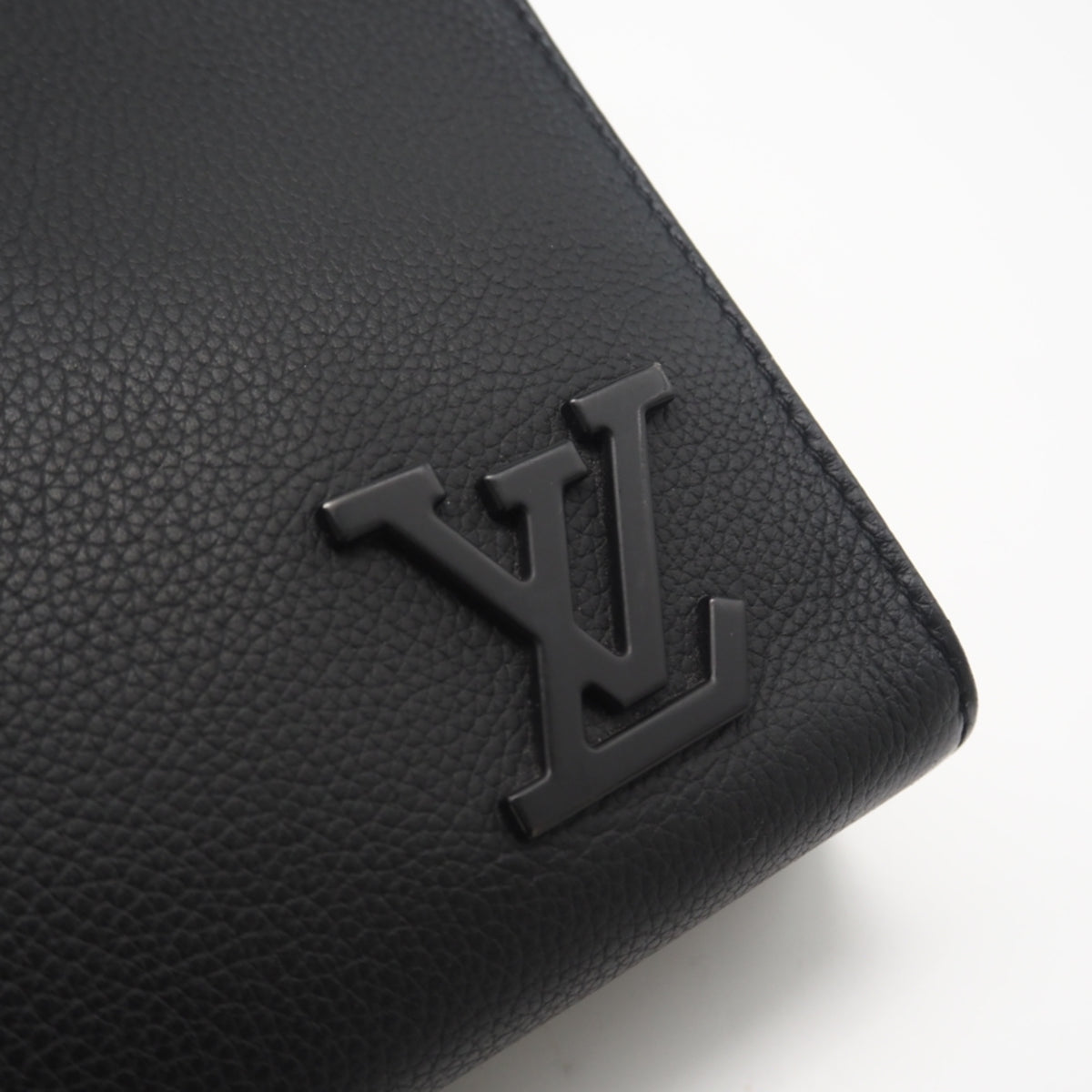 Louis Vuitton Black Noir Leather Shoulder Bag (Pre-Owned)