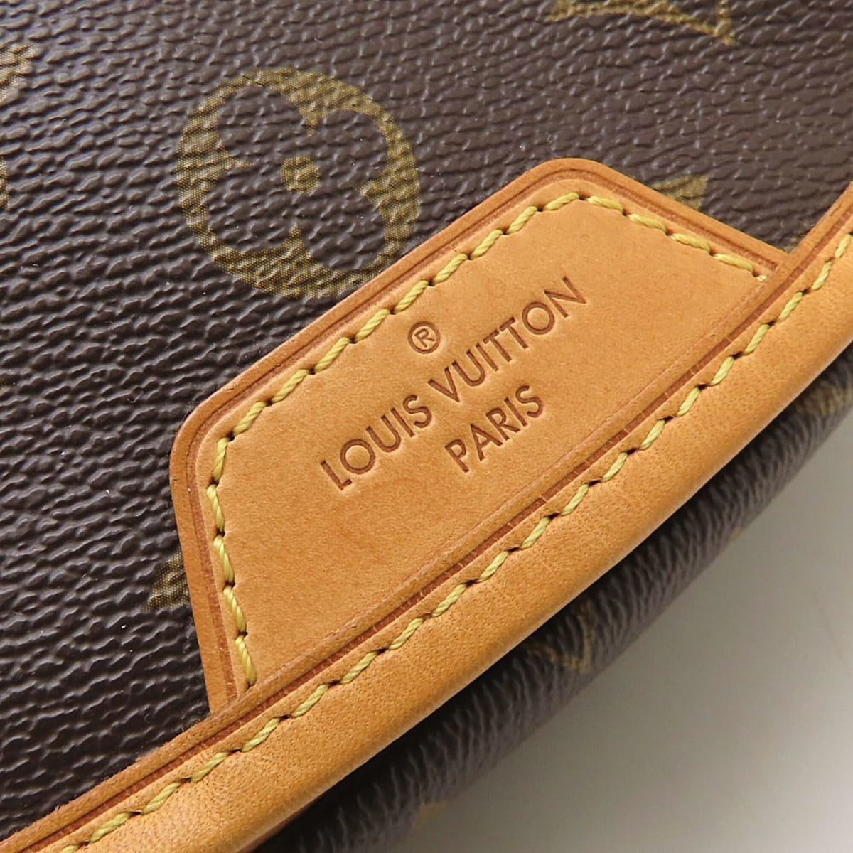 Louis Vuitton Brown Monogram Monogram Shoulder Bag (Pre-Owned)