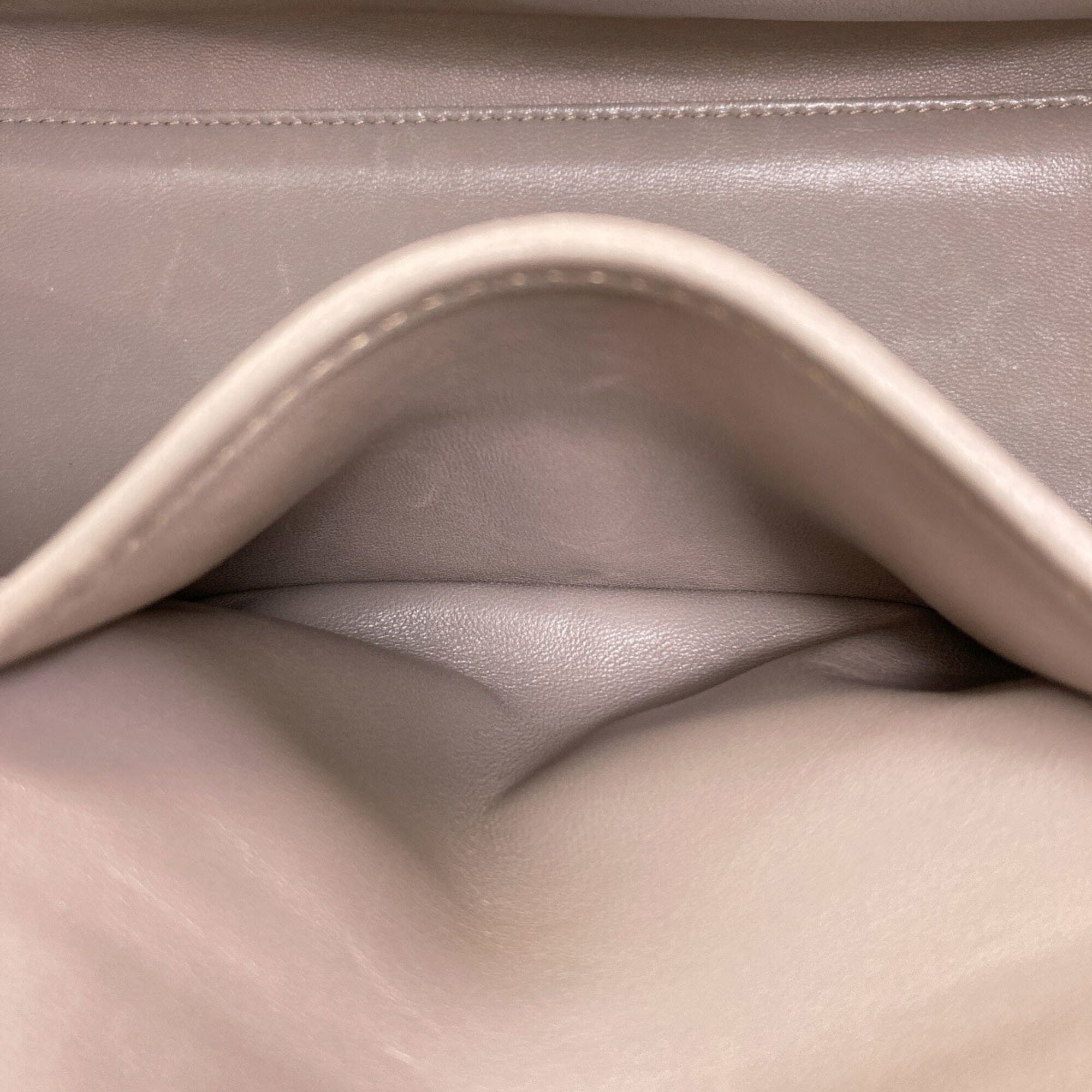 Loewe Amazona Grayish Leather Handbag (Pre-Owned)