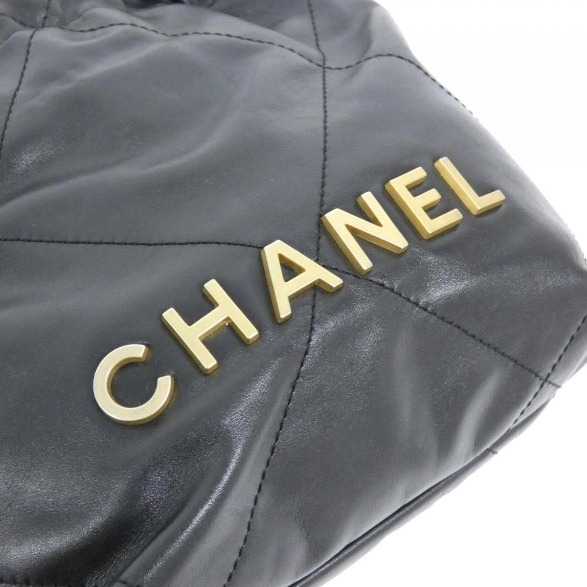 Chanel Black Leather Handbag (Pre-Owned)