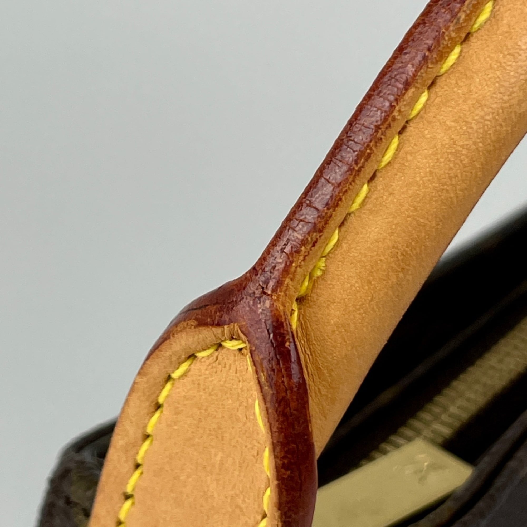 Louis Vuitton Brown Monogram Monogram Shoulder Bag (Pre-Owned)