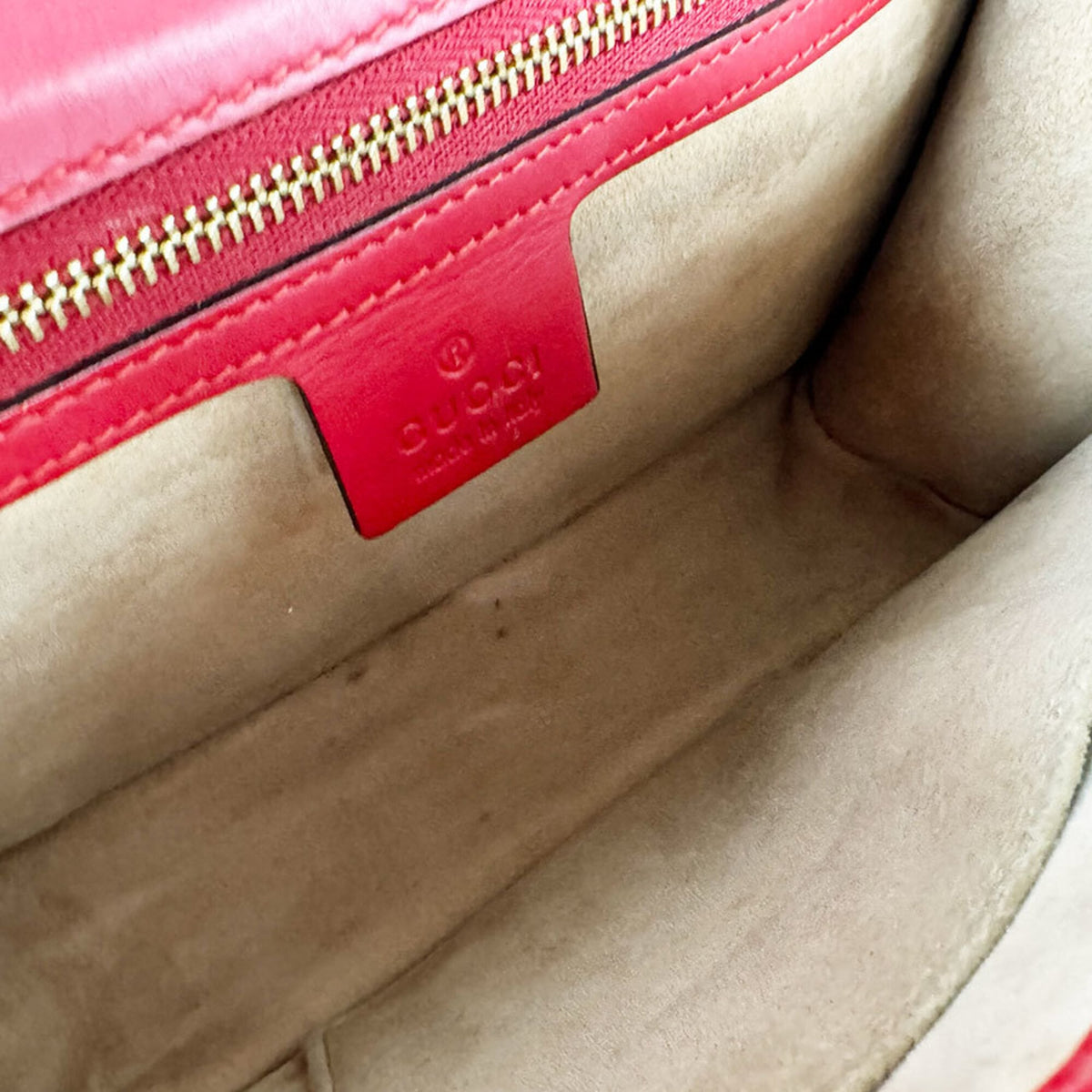 Gucci Red Color Leather Shoulder Bag (Pre-Owned)