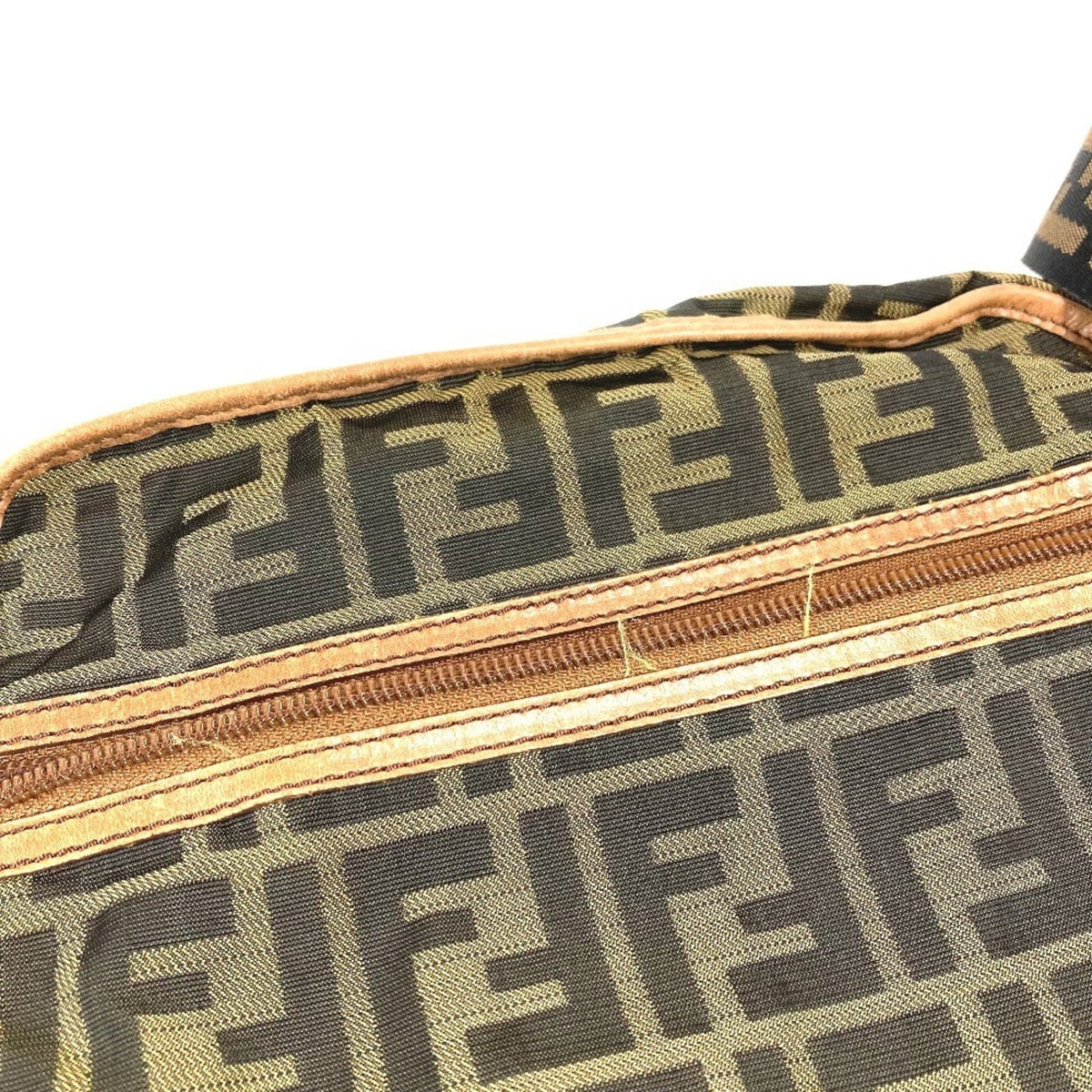 Fendi Brown Leather Pochette Shoulder Bag (Pre-Owned)