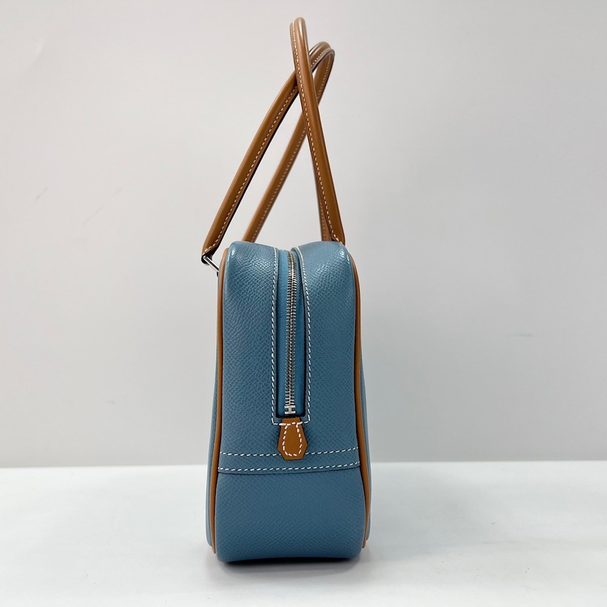 Hermes Blue Handbag (Pre-Owned)