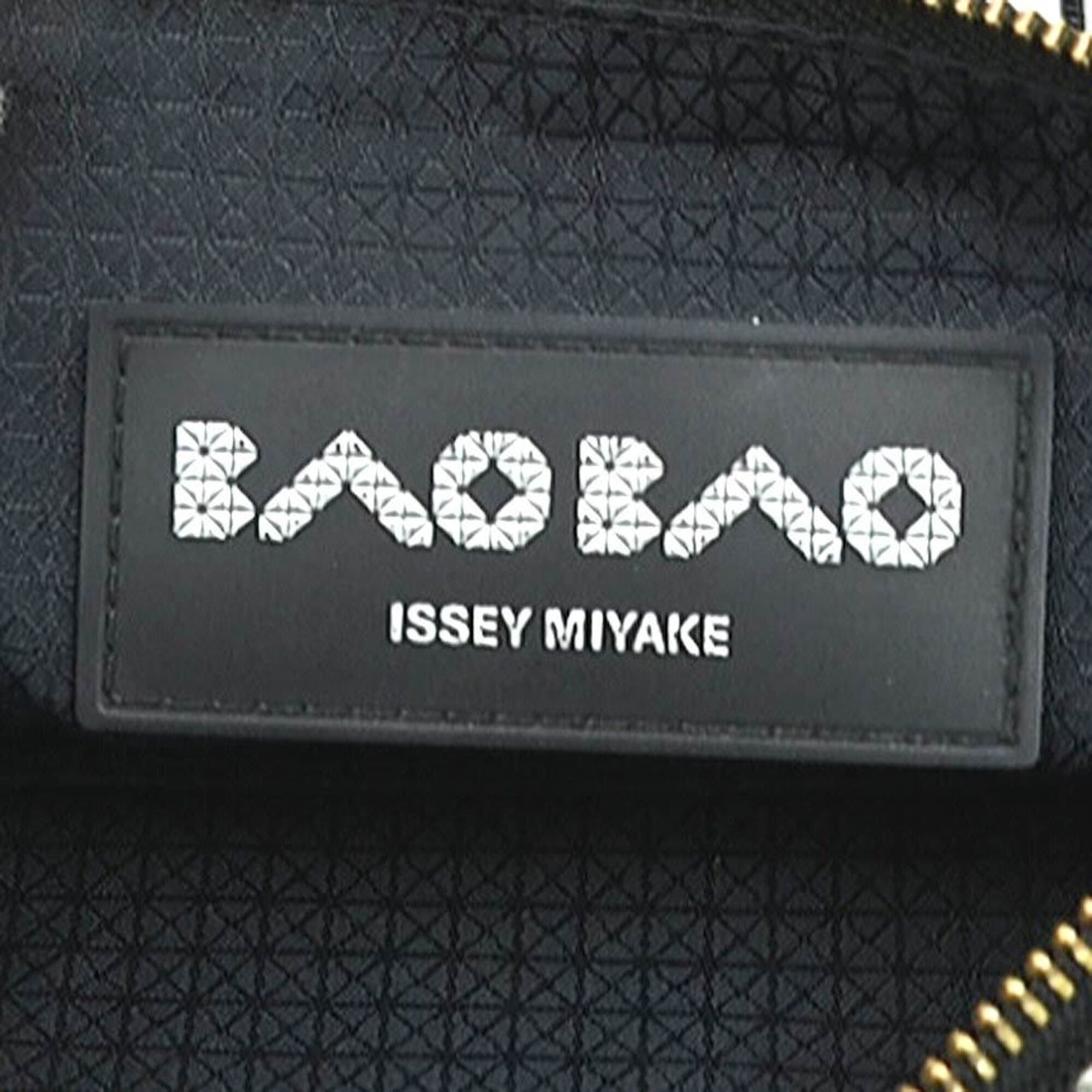Issey Miyake Gray Pvc Shoulder Bag (Pre-Owned)