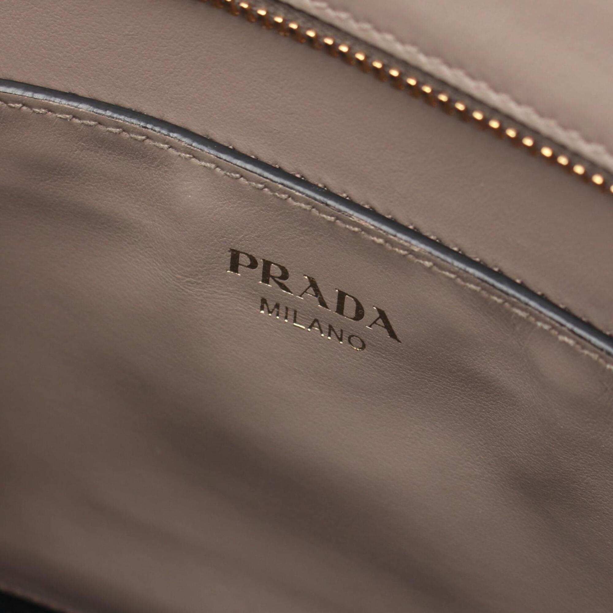 Prada Beige Leather Handbag (Pre-Owned)