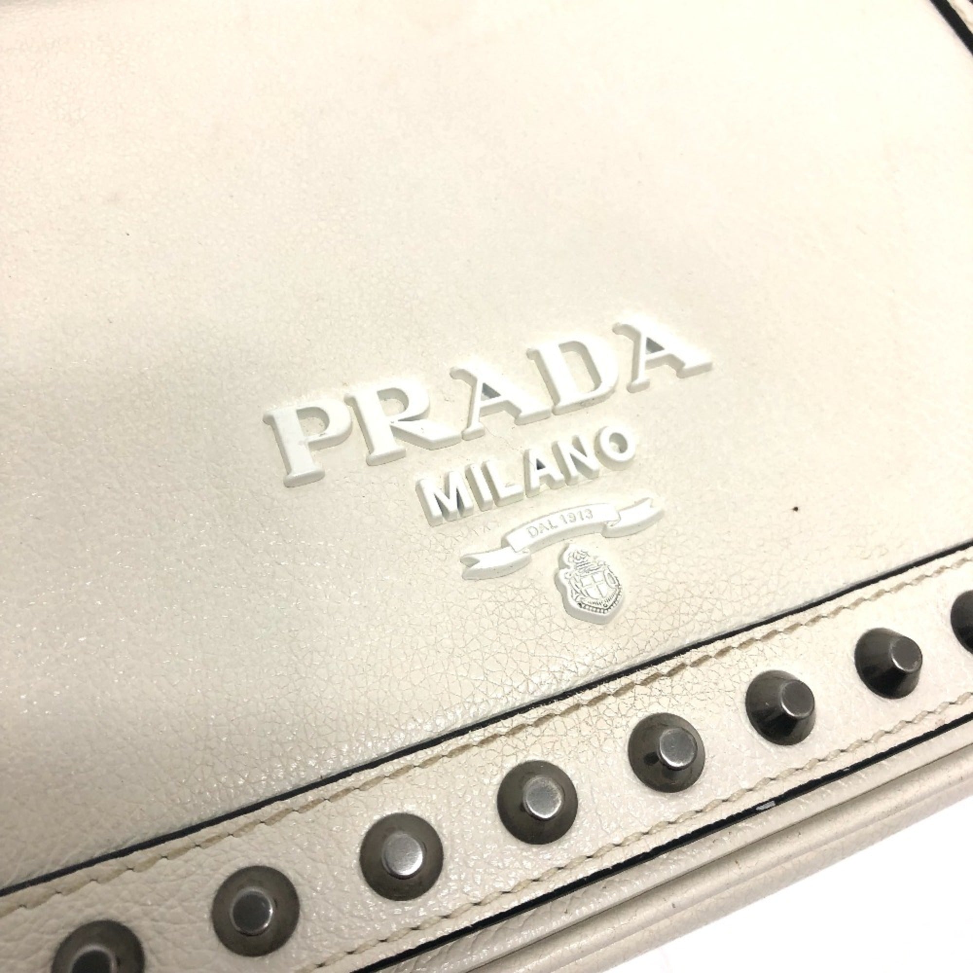 Prada White Leather Shoulder Bag (Pre-Owned)