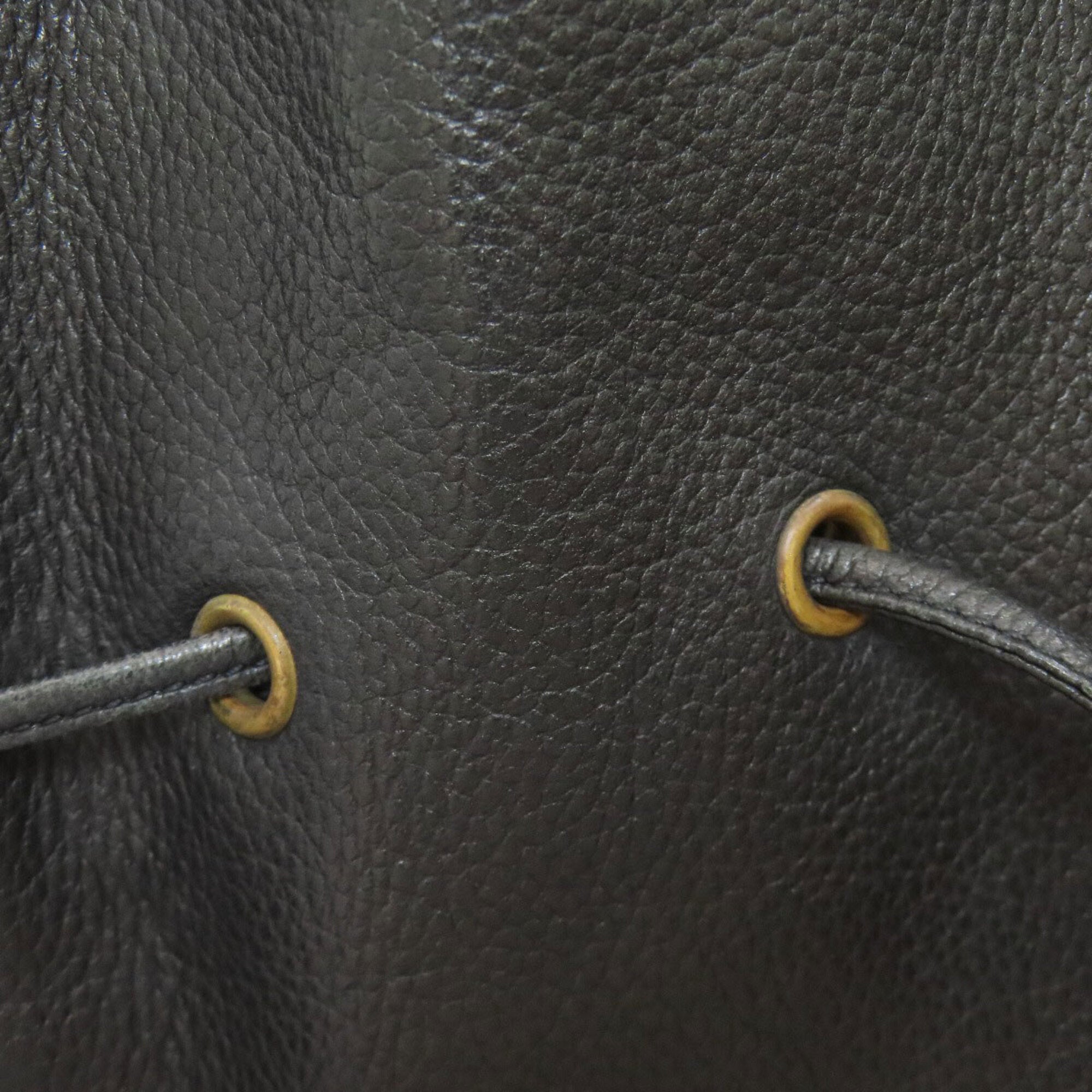 Yves Saint Laurent Black Leather Shoulder Bag (Pre-Owned)