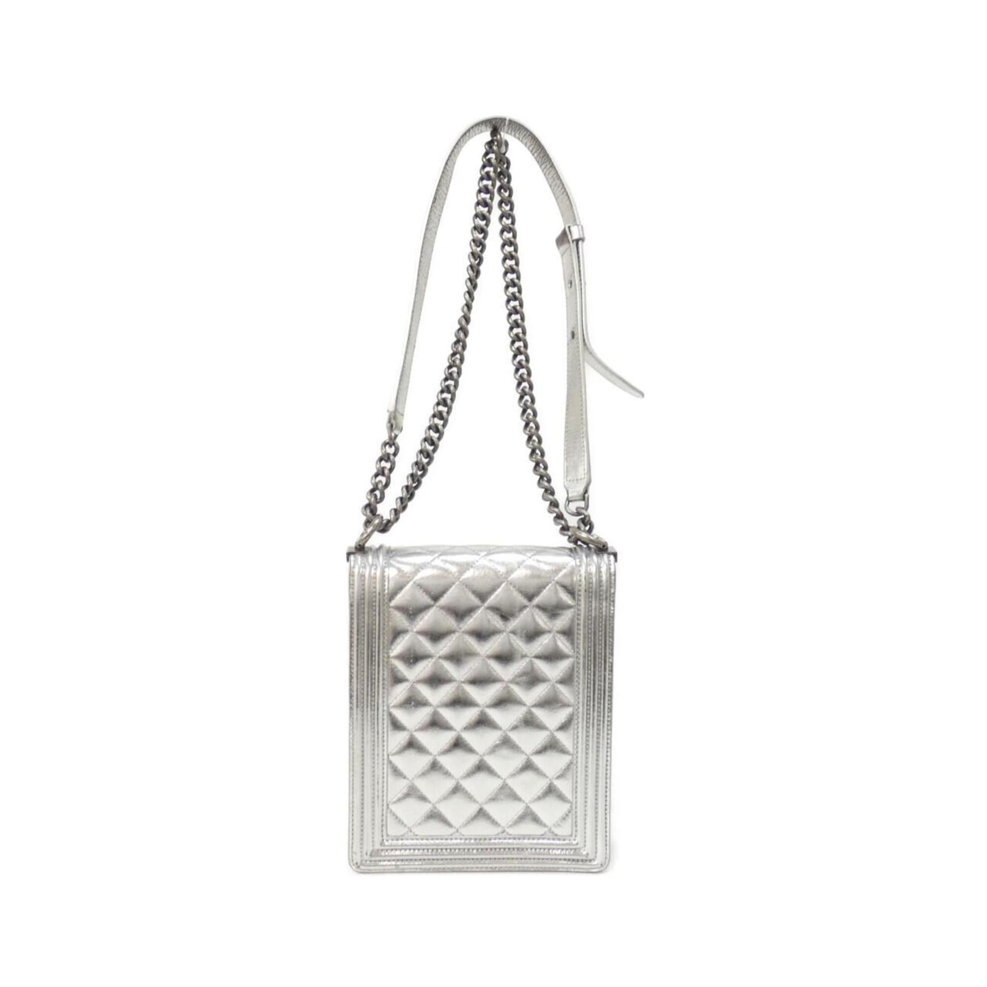 Chanel Silver Leather Shoulder Bag (Pre-Owned)
