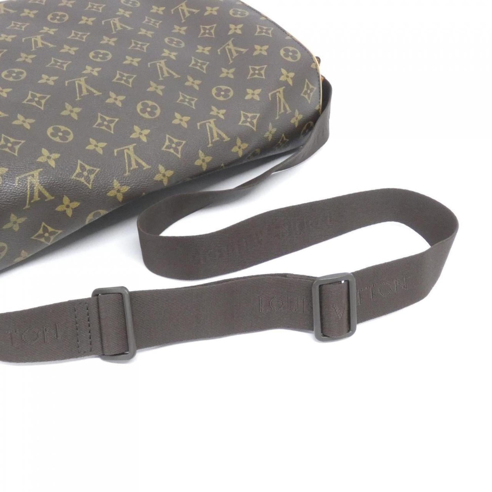 Louis Vuitton Marron Coated Canvas Shoulder Bag (Pre-Owned)