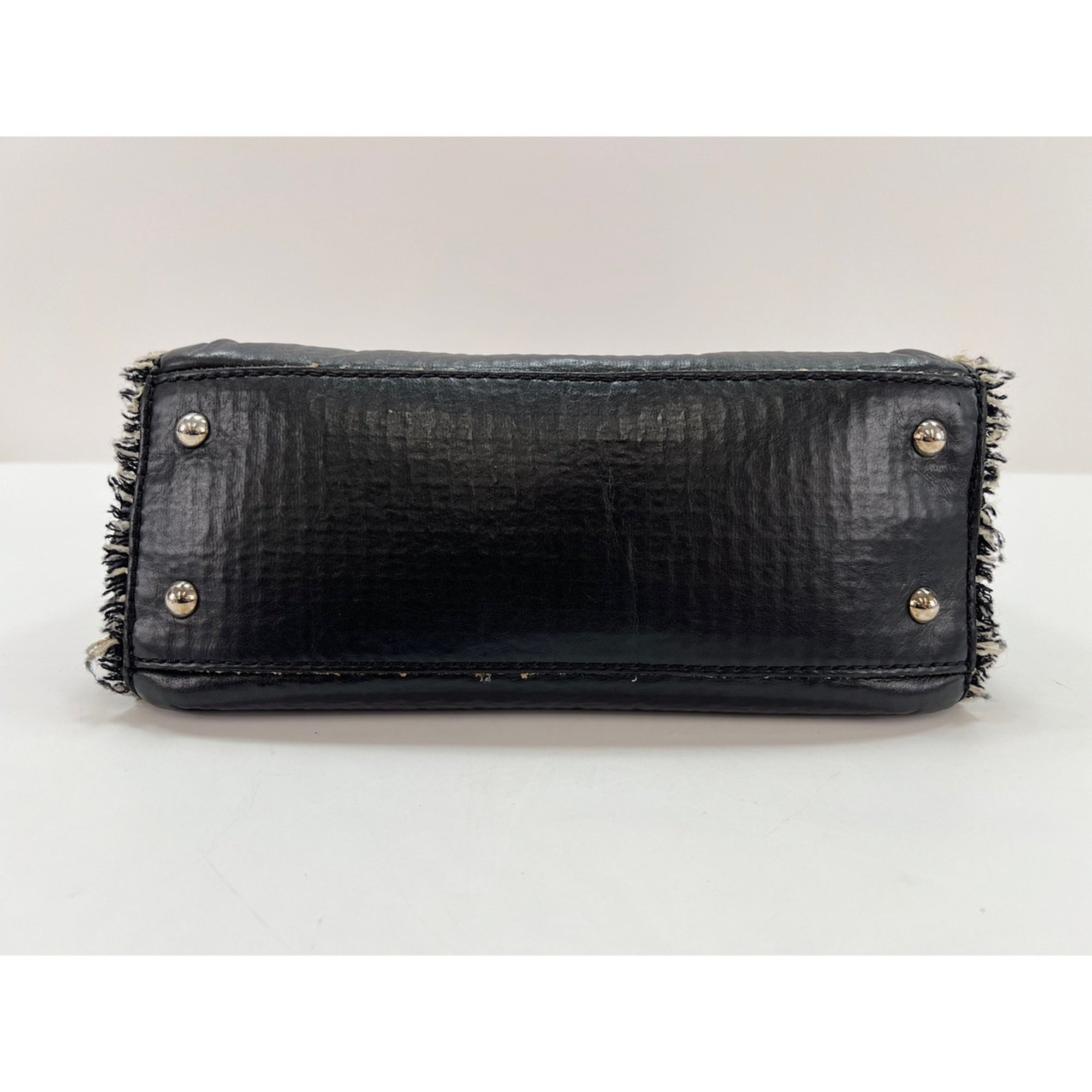 Chanel Black Shoulder Bag (Pre-Owned)