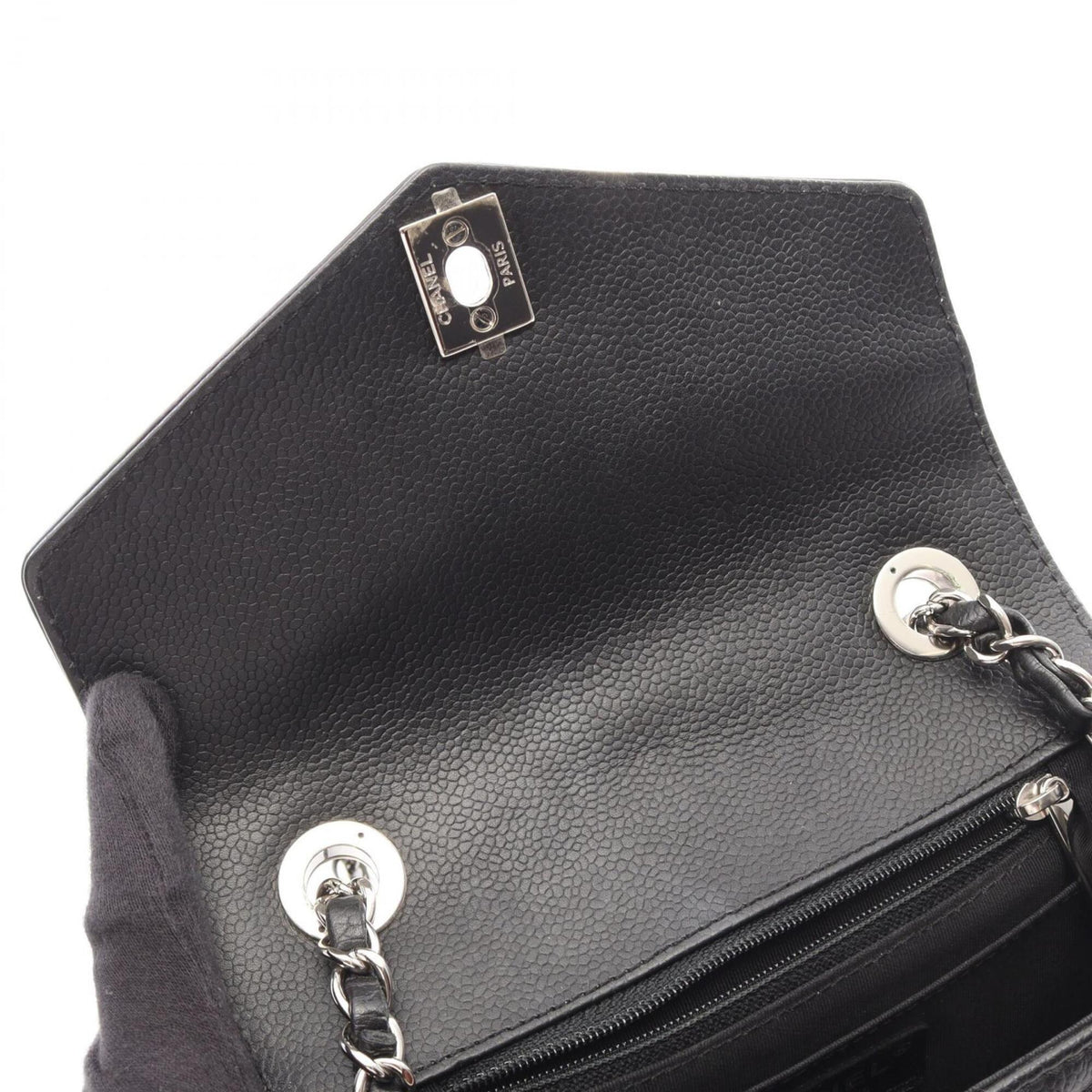 Chanel Black Grained Calfskin Handbag Shoulder Bag (Pre-Owned)