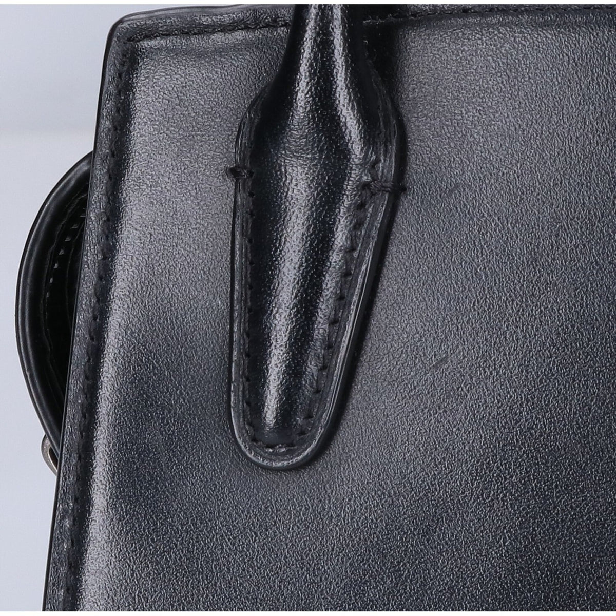 Coach Black Leather Handbag (Pre-Owned)