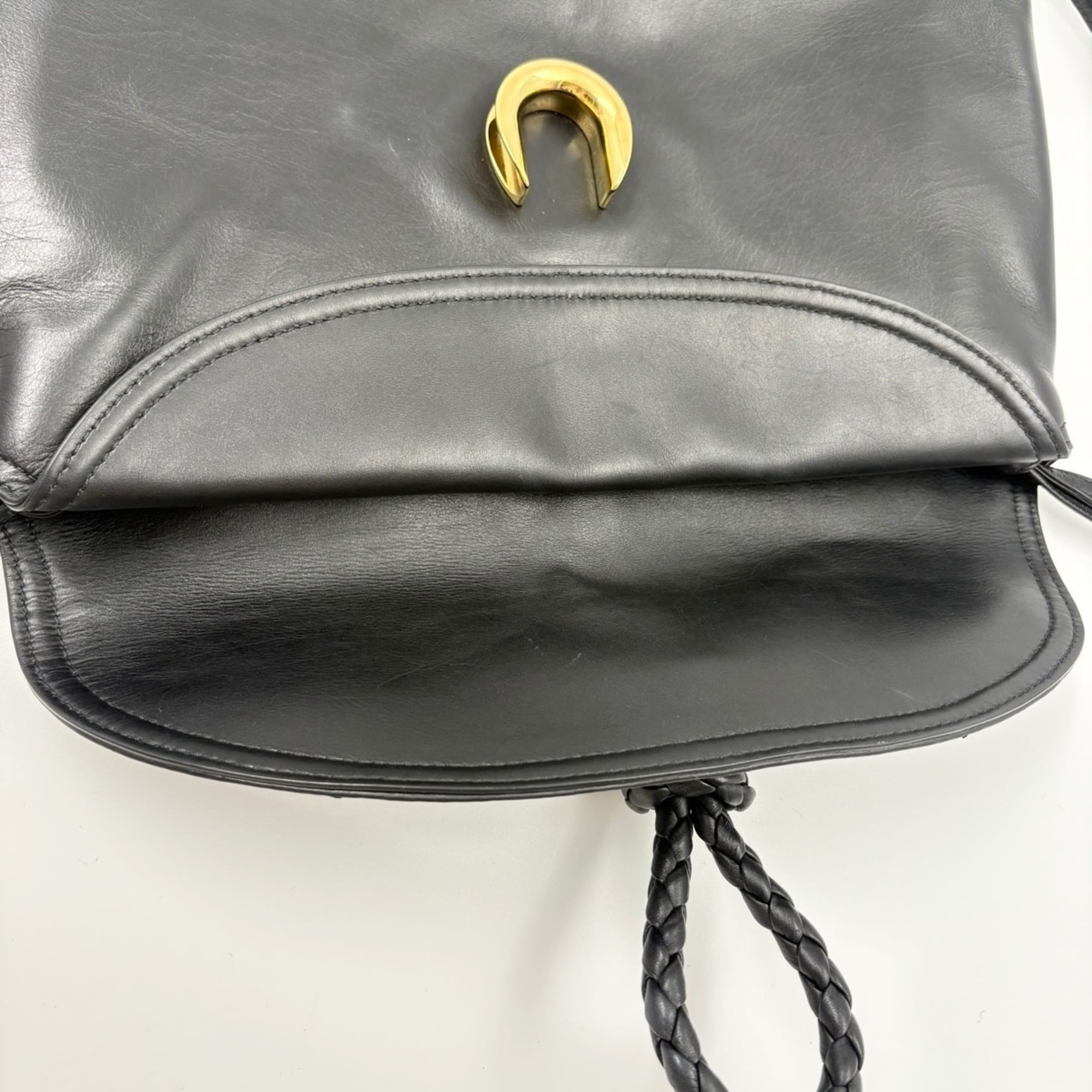 Bottega Veneta Black Shoulder Bag (Pre-Owned)
