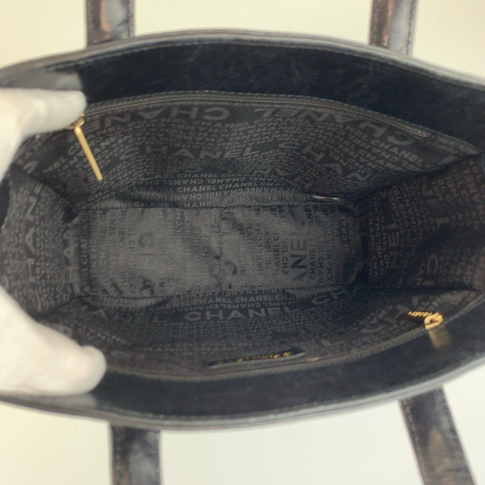 Chanel Black Leather Handbag Tote Bag (Pre-Owned)