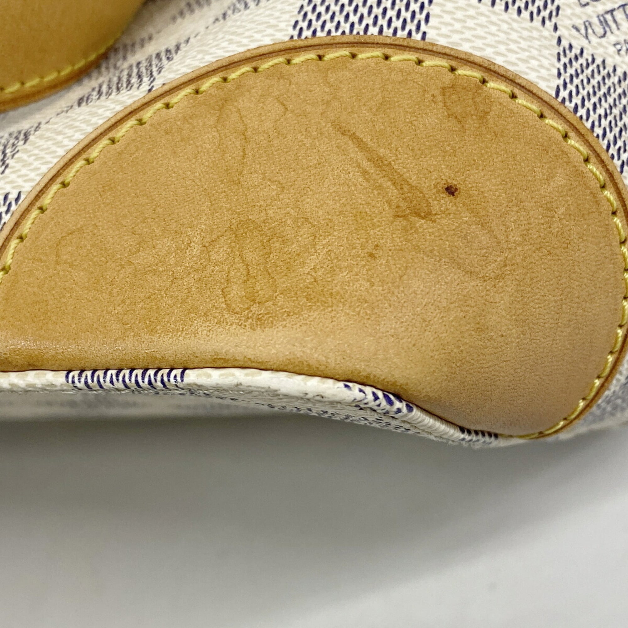 Louis Vuitton White Tote Bag (Pre-Owned)