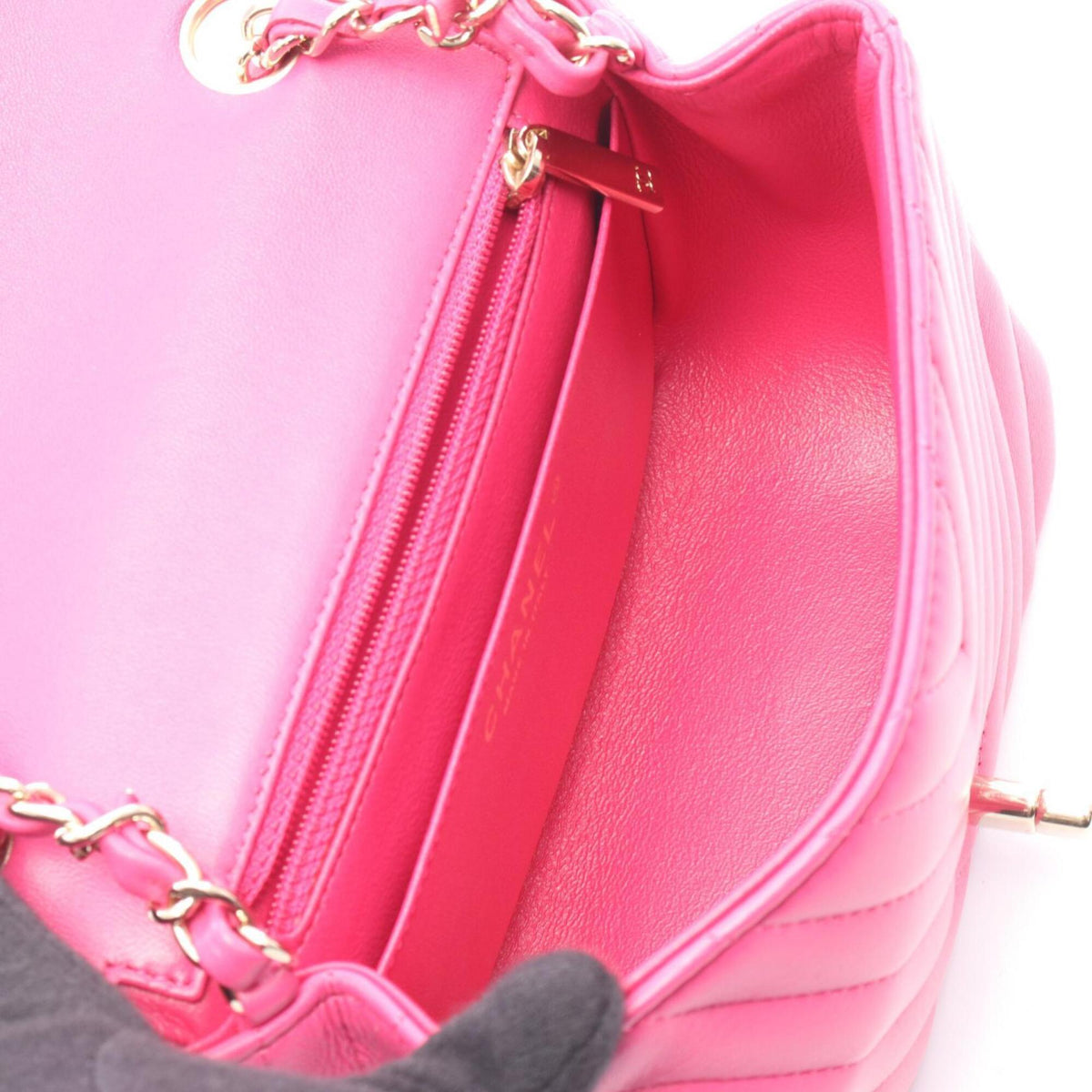 Chanel Pink Leather Handbag Shoulder Bag (Pre-Owned)