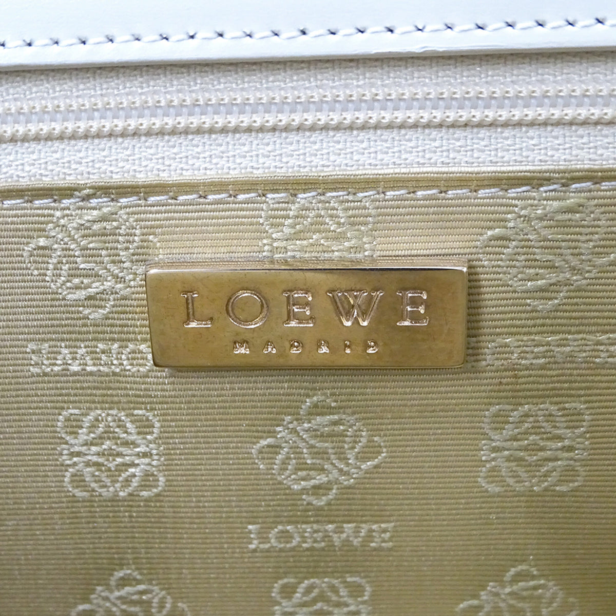 Loewe Beige Suede Leather Handbag (Pre-Owned)