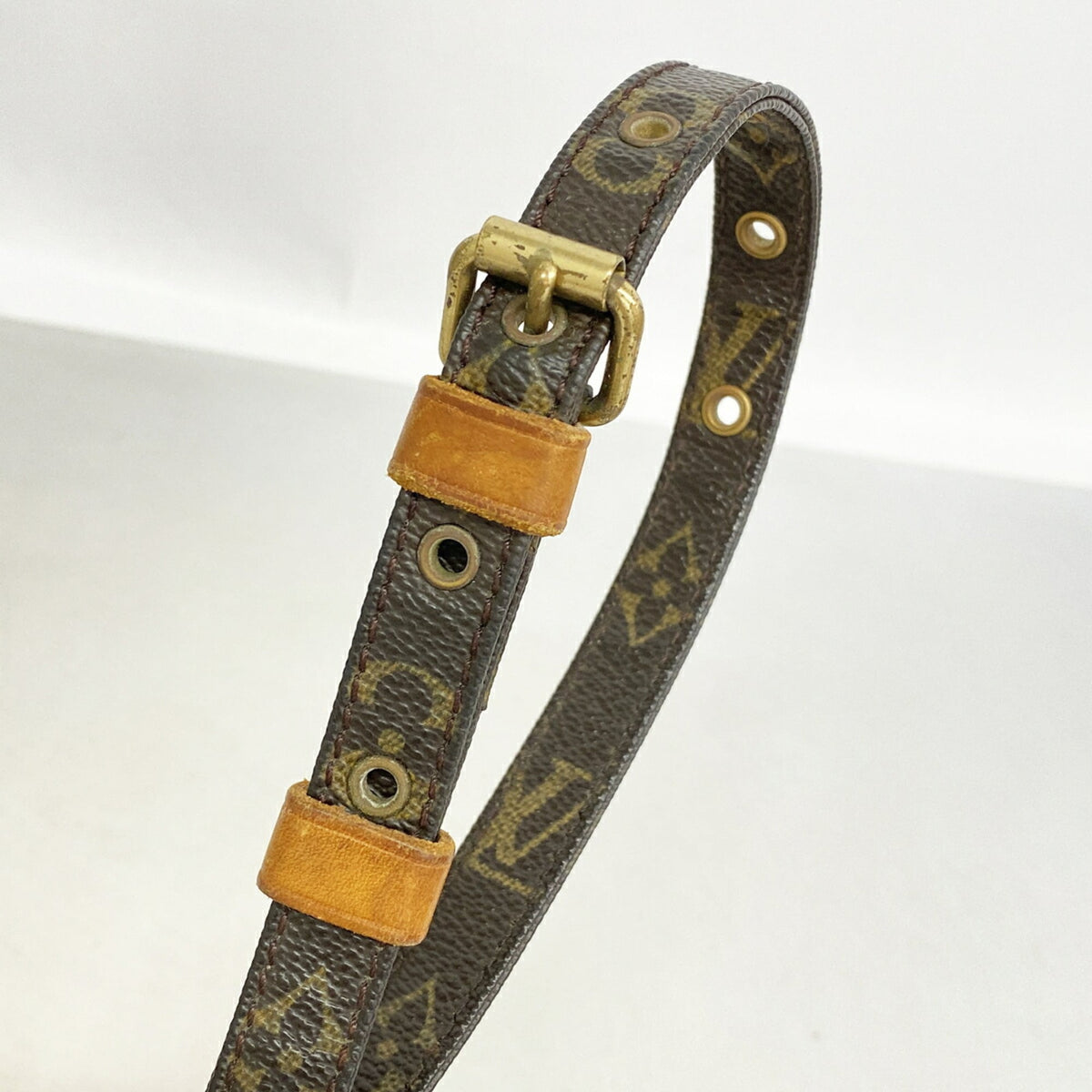 Louis Vuitton Brown Shoulder Bag (Pre-Owned)