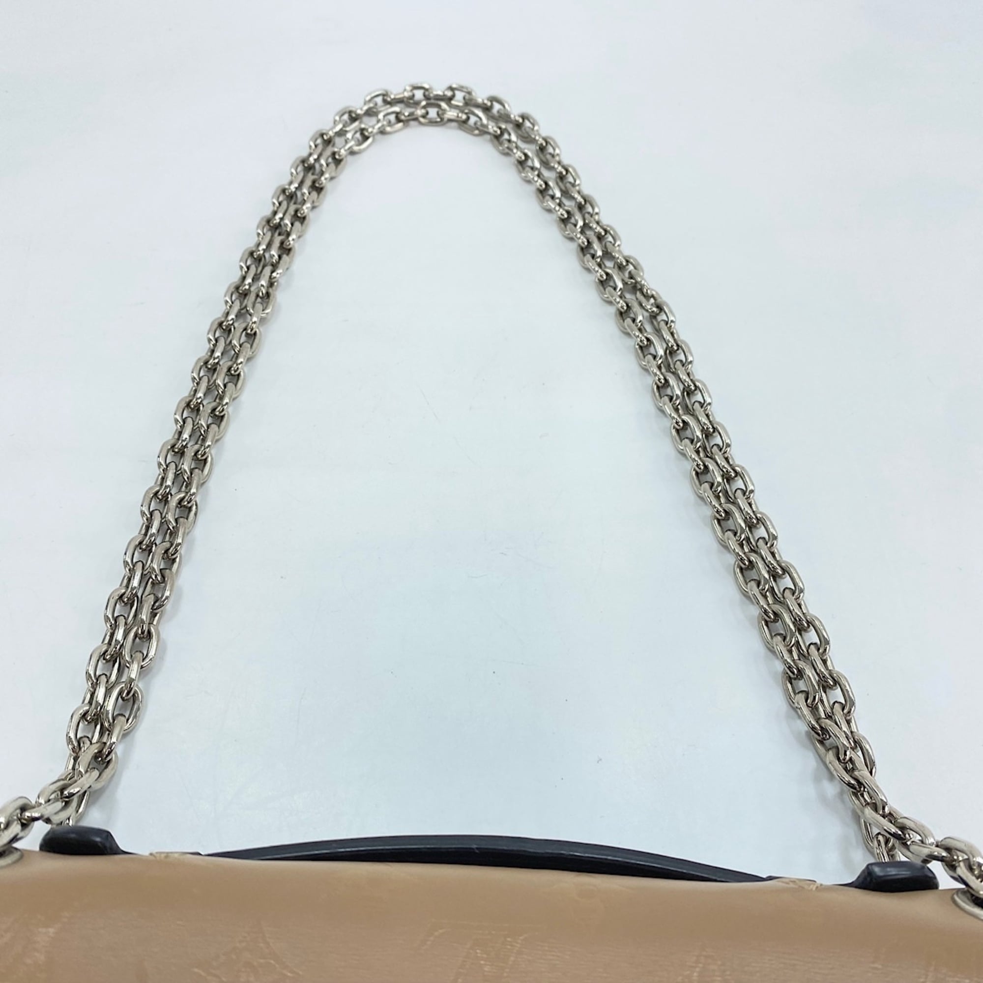 Louis Vuitton Beige Shoulder Bag (Pre-Owned)