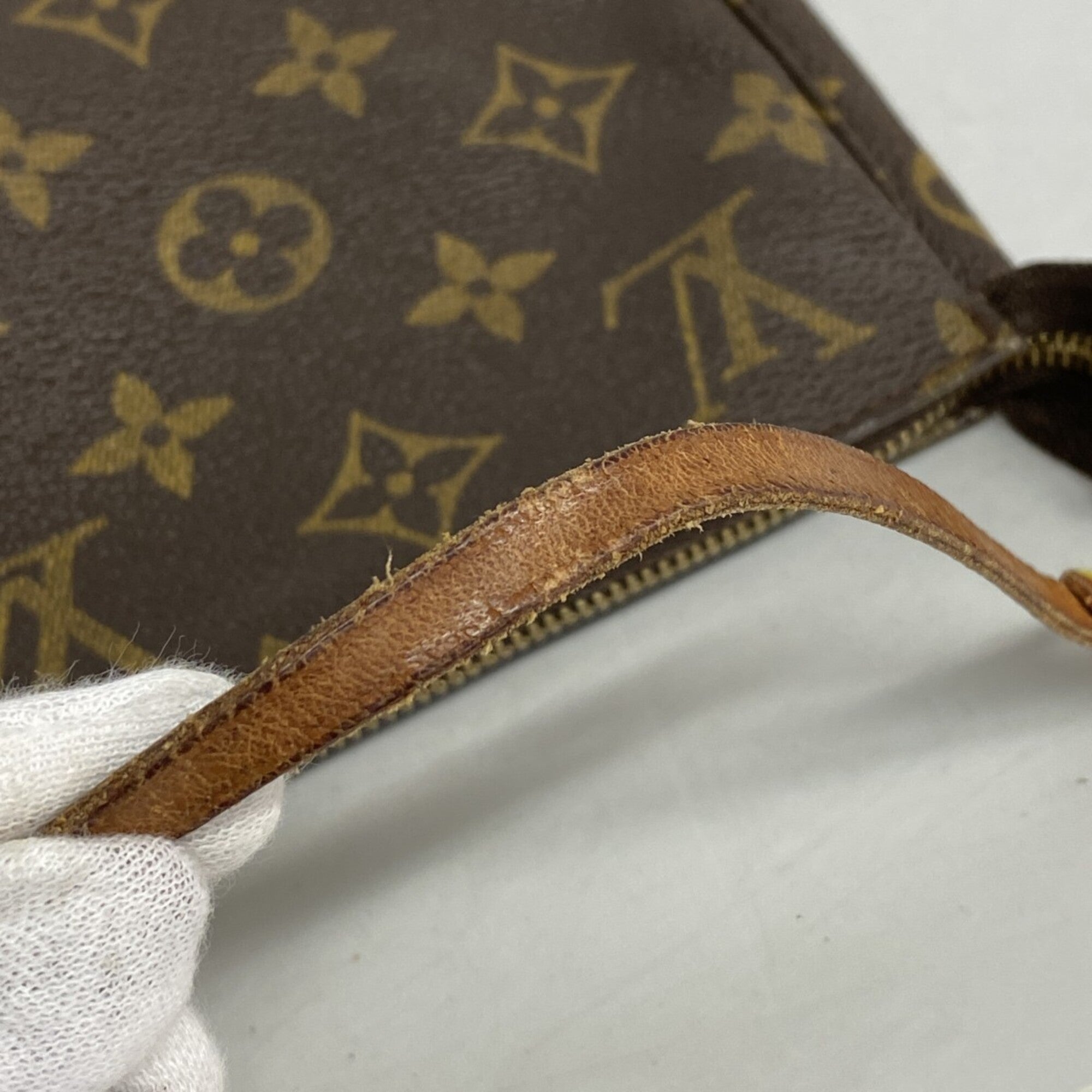 Louis Vuitton Brown Pouch (Pre-Owned)